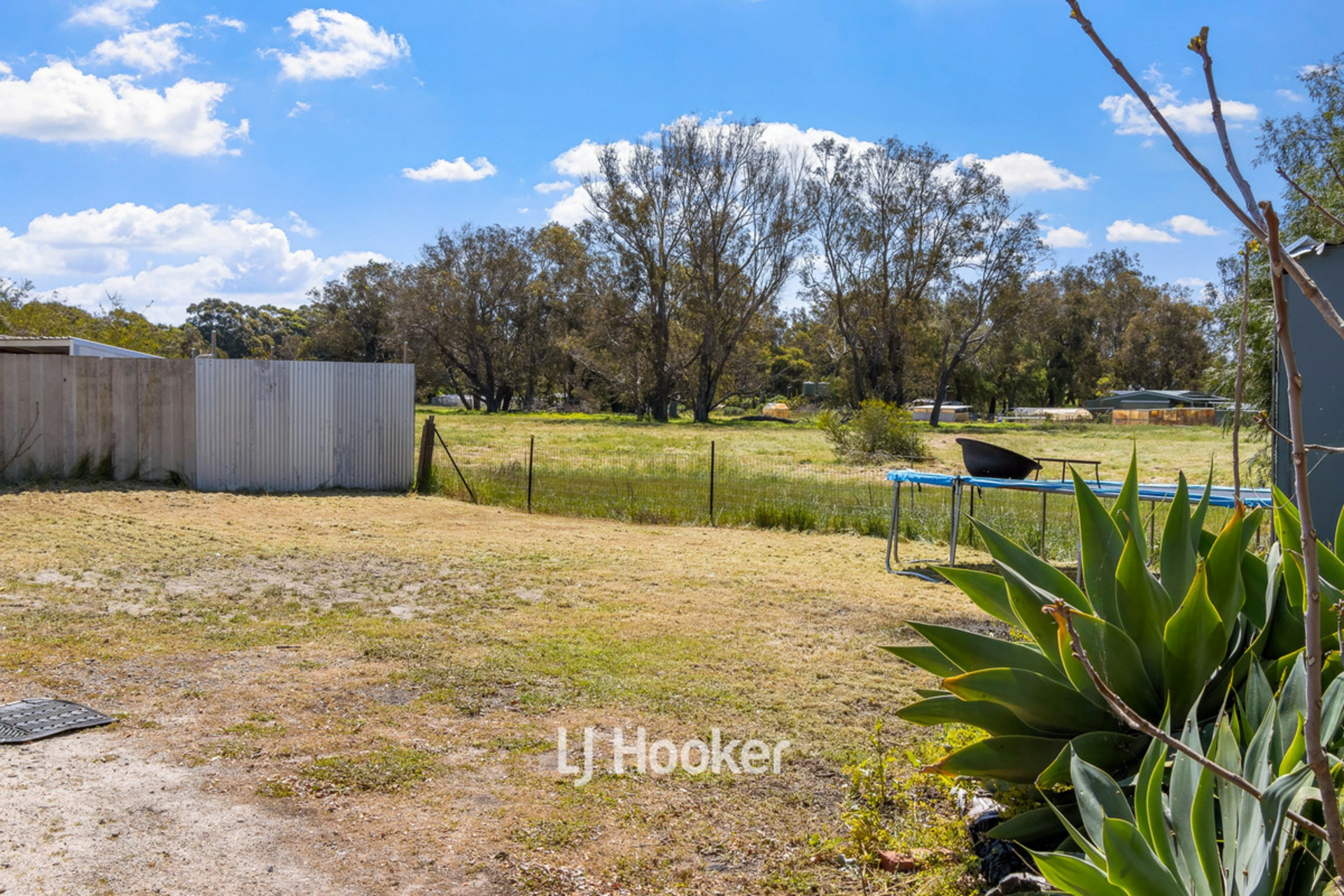 102 South Western Highway — photo 20 of 26