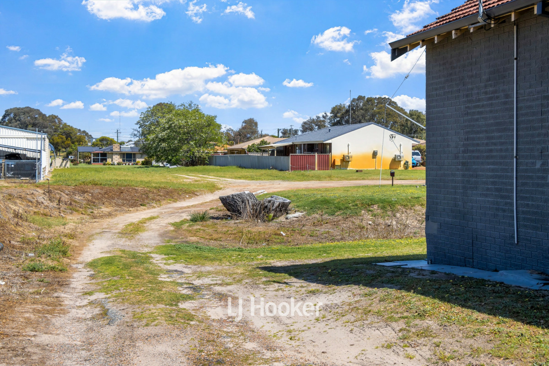 102 South Western Highway — photo 22 of 26