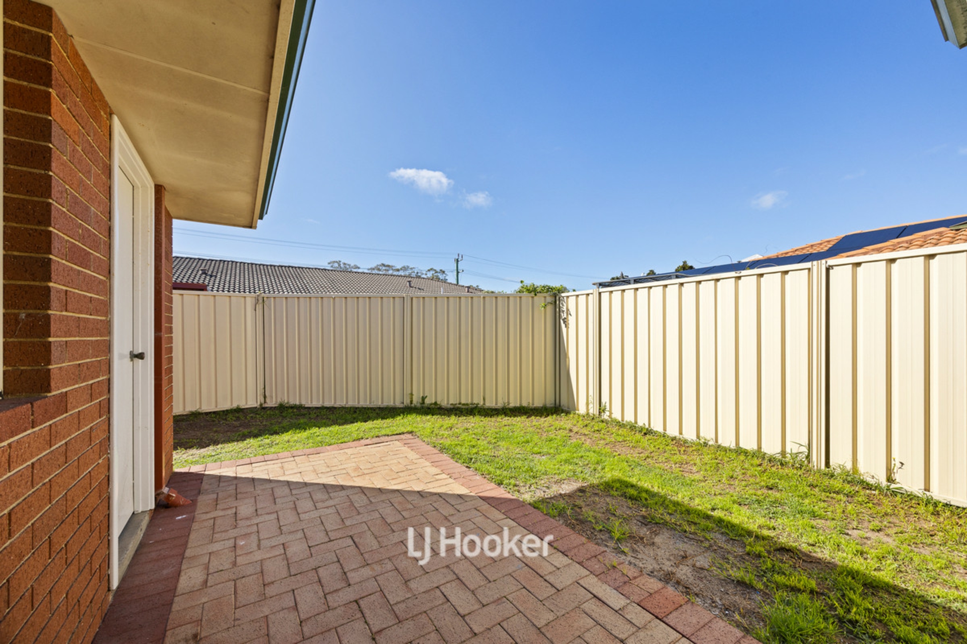 1/27 Seashore Mews — photo 17 of 24
