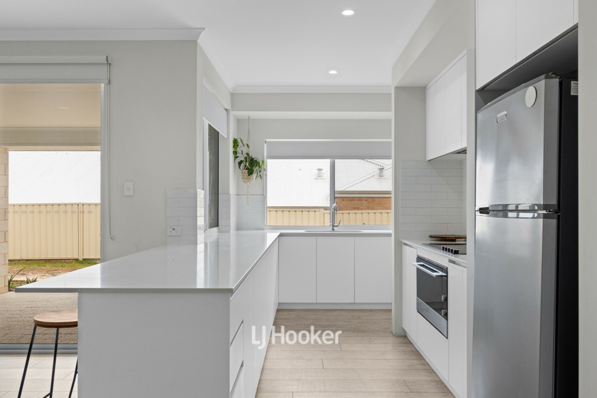 6 McCamish Crescent — photo 10 of 30