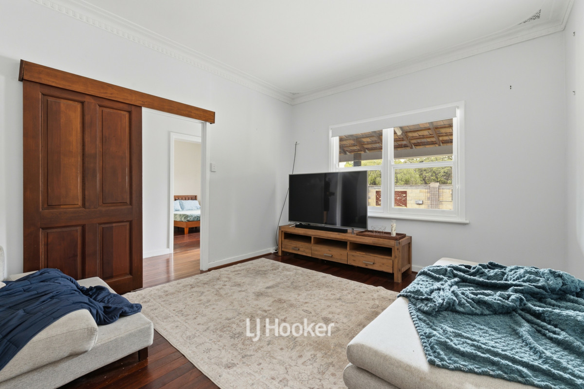 186 South Western Highway — photo 10 of 21