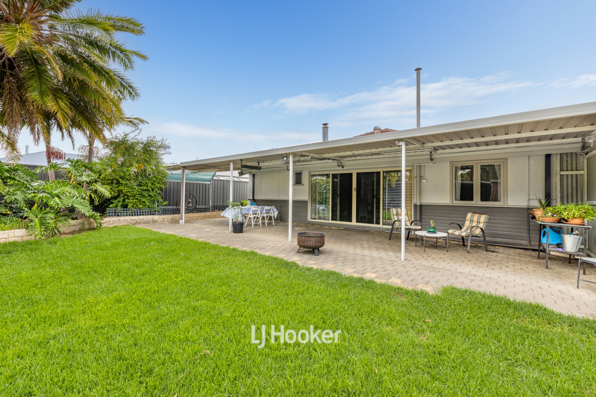 186 South Western Highway — photo 17 of 21