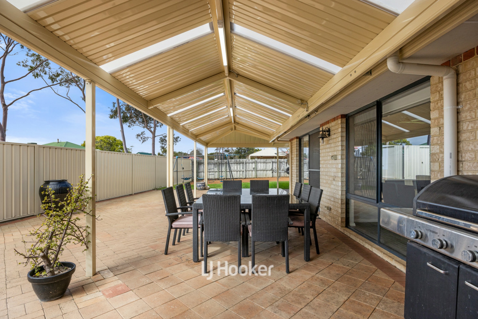24 Barton Drive — photo 27 of 30