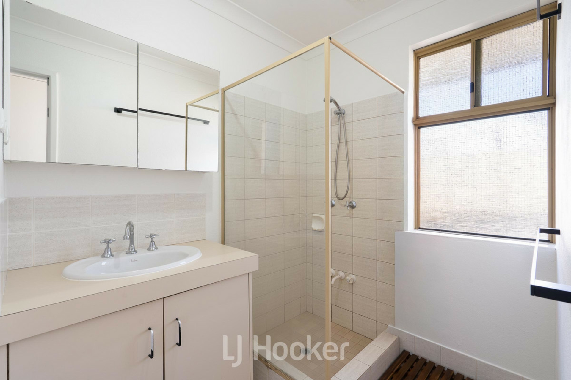 2/12 Bovell Avenue — photo 8 of 13