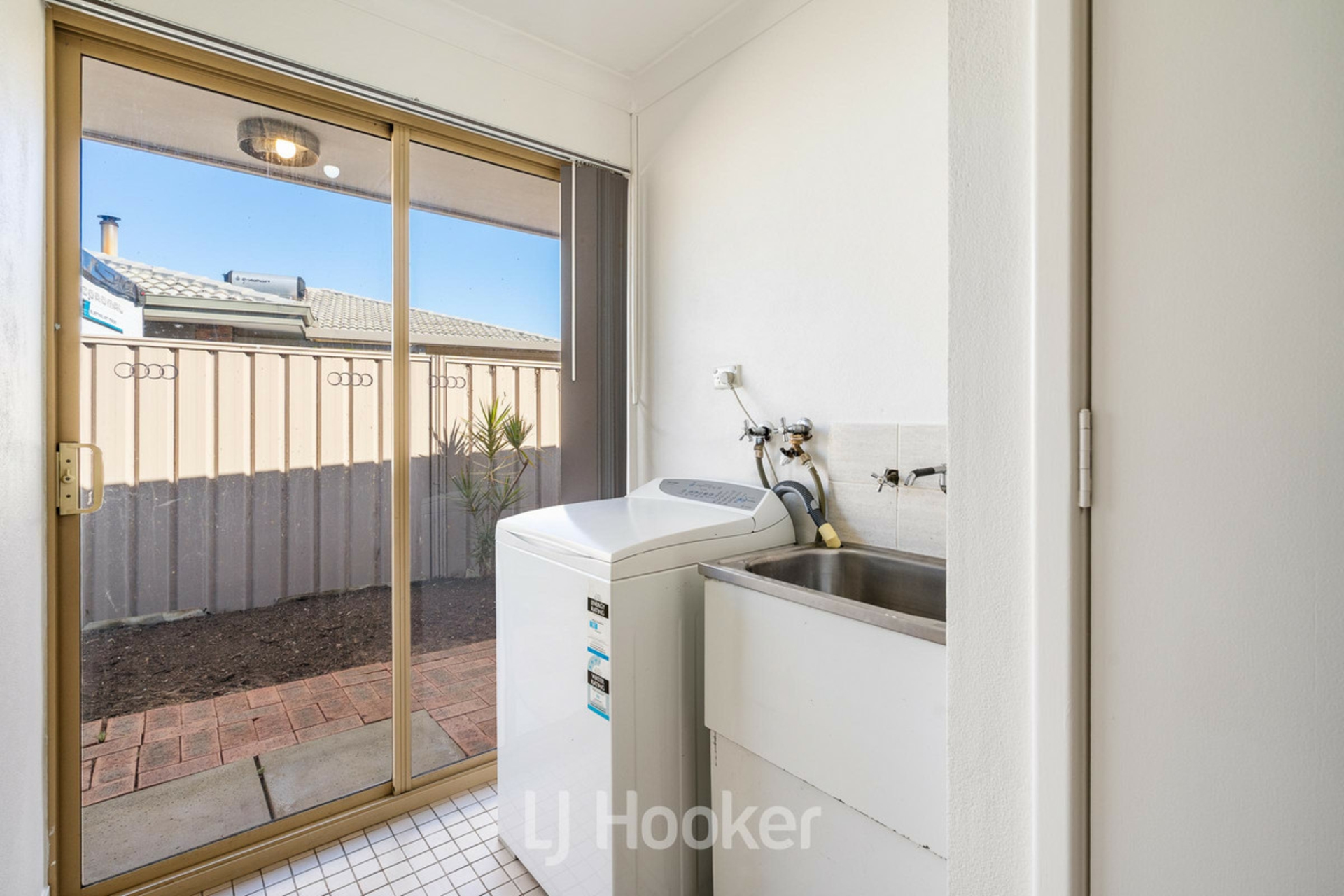 2/12 Bovell Avenue — photo 9 of 13
