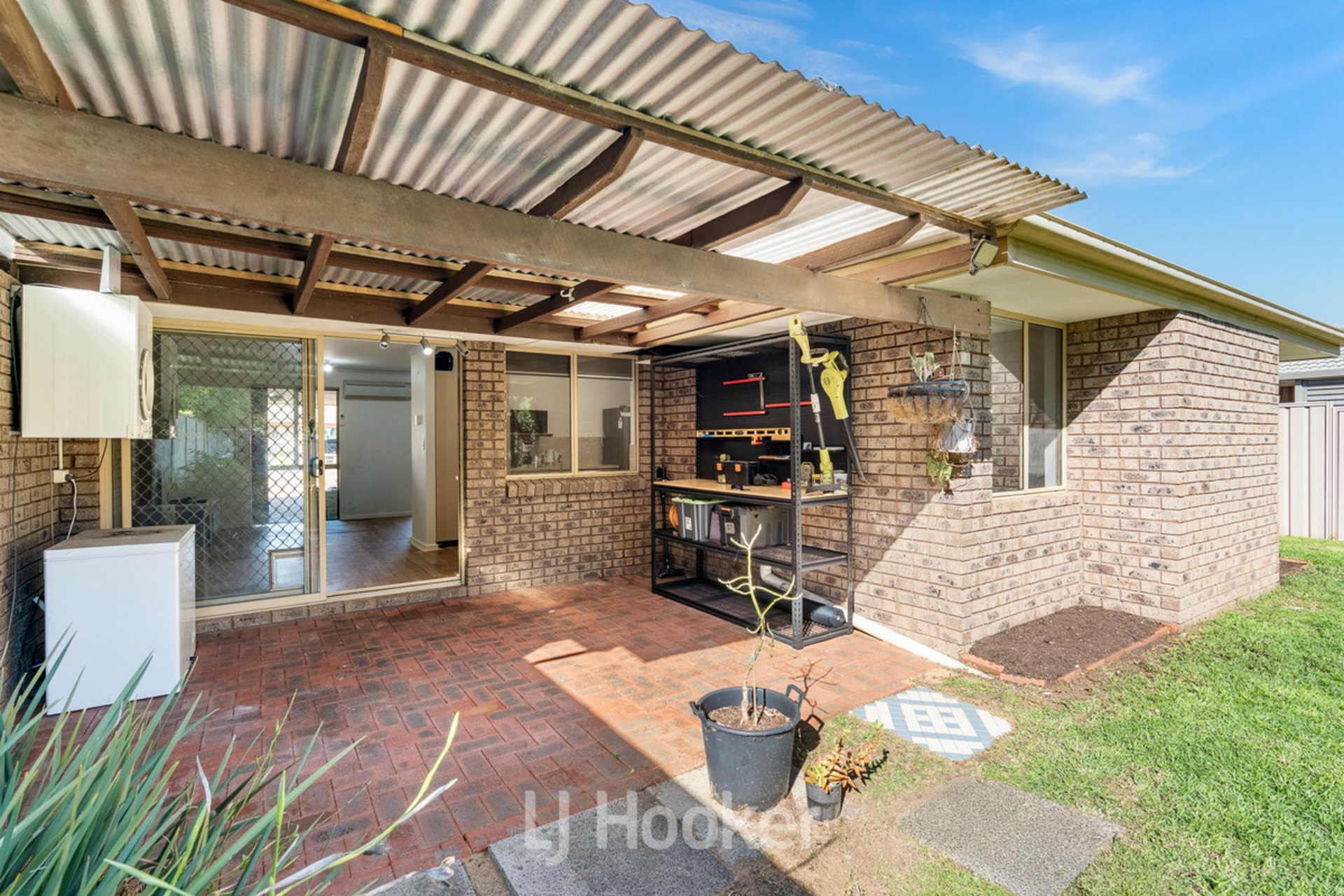 2/12 Bovell Avenue — photo 10 of 13