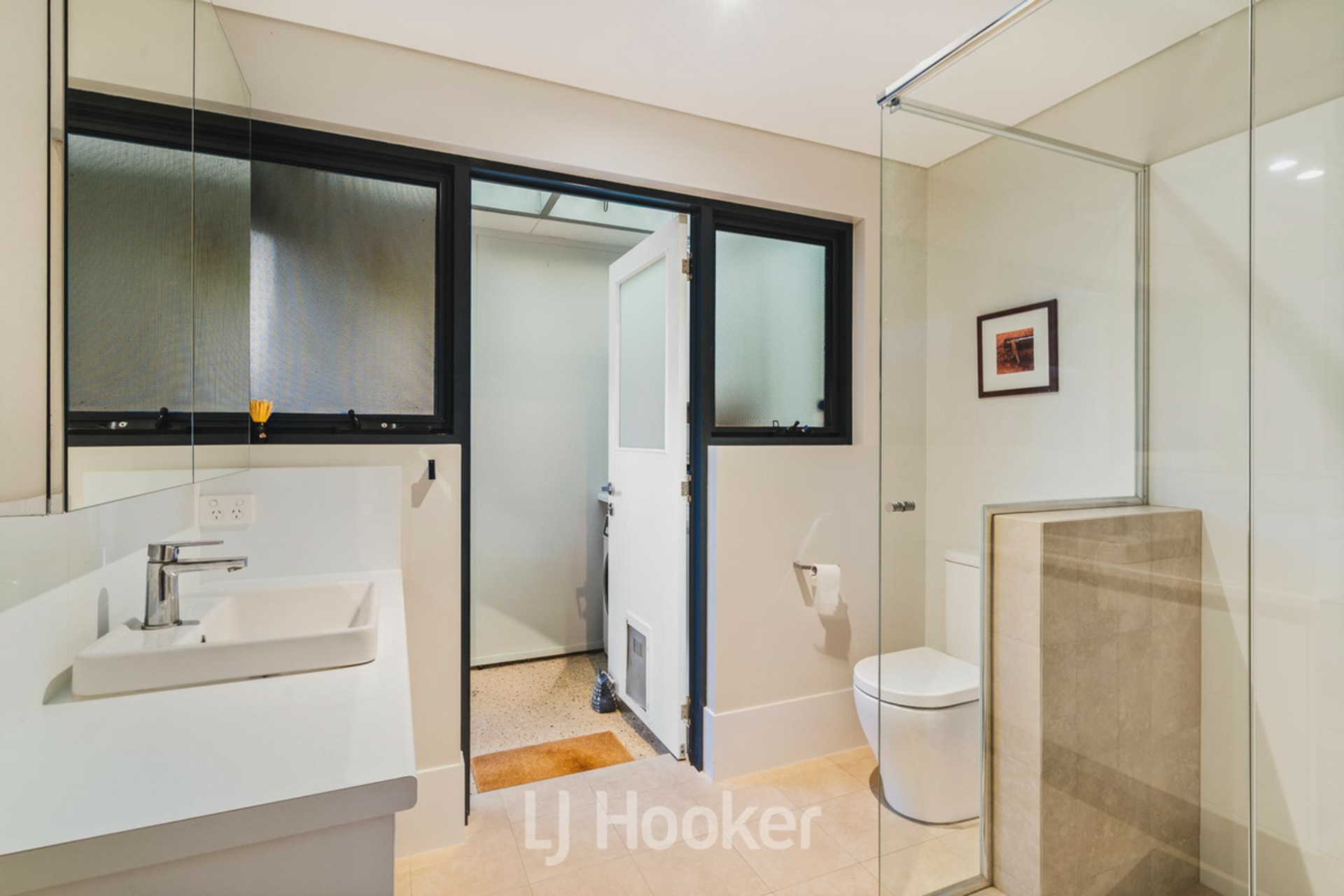 2/22 Valley Road — photo 15 of 27