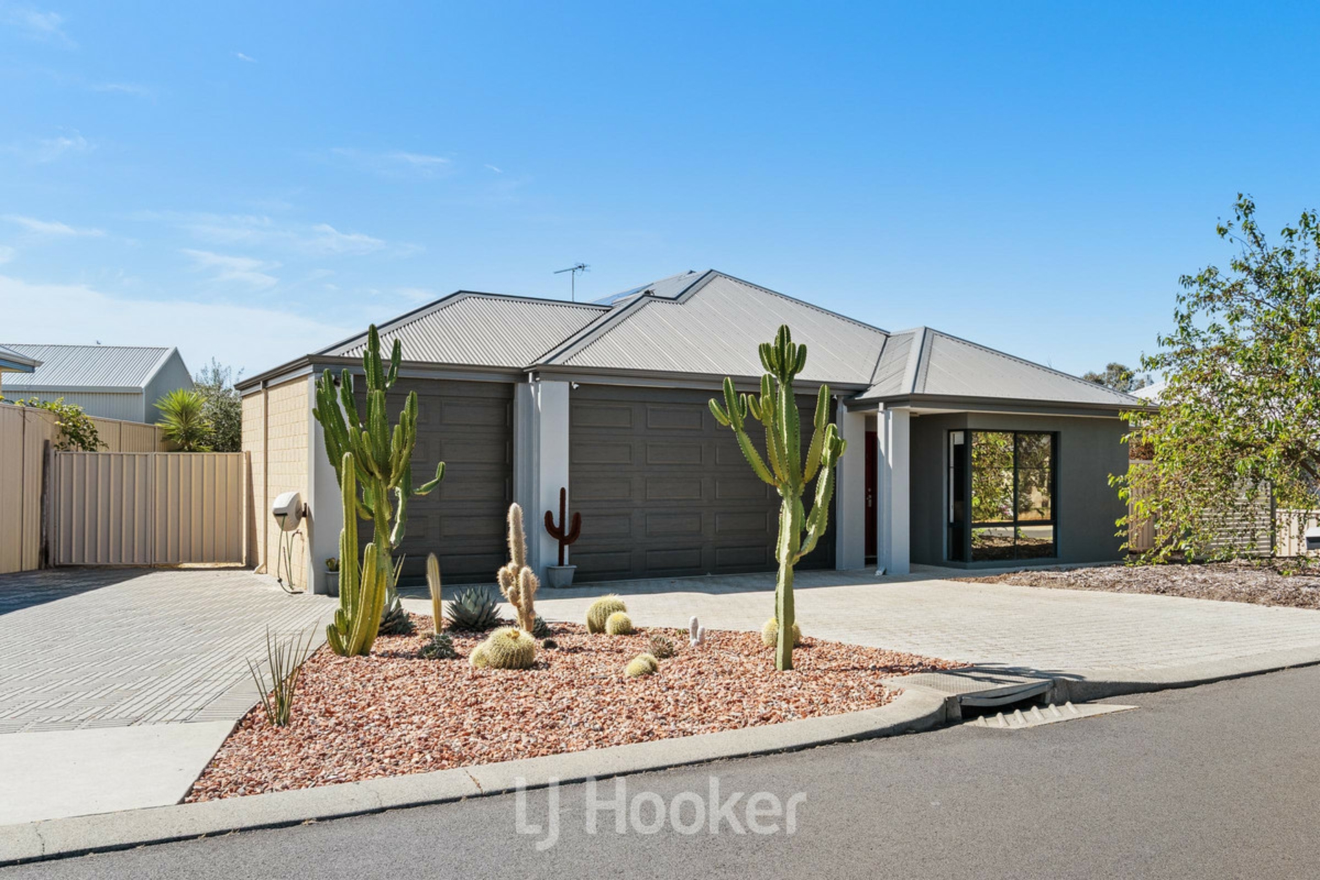 16 Werloo Approach — photo from LJ Hooker Property South West WA
