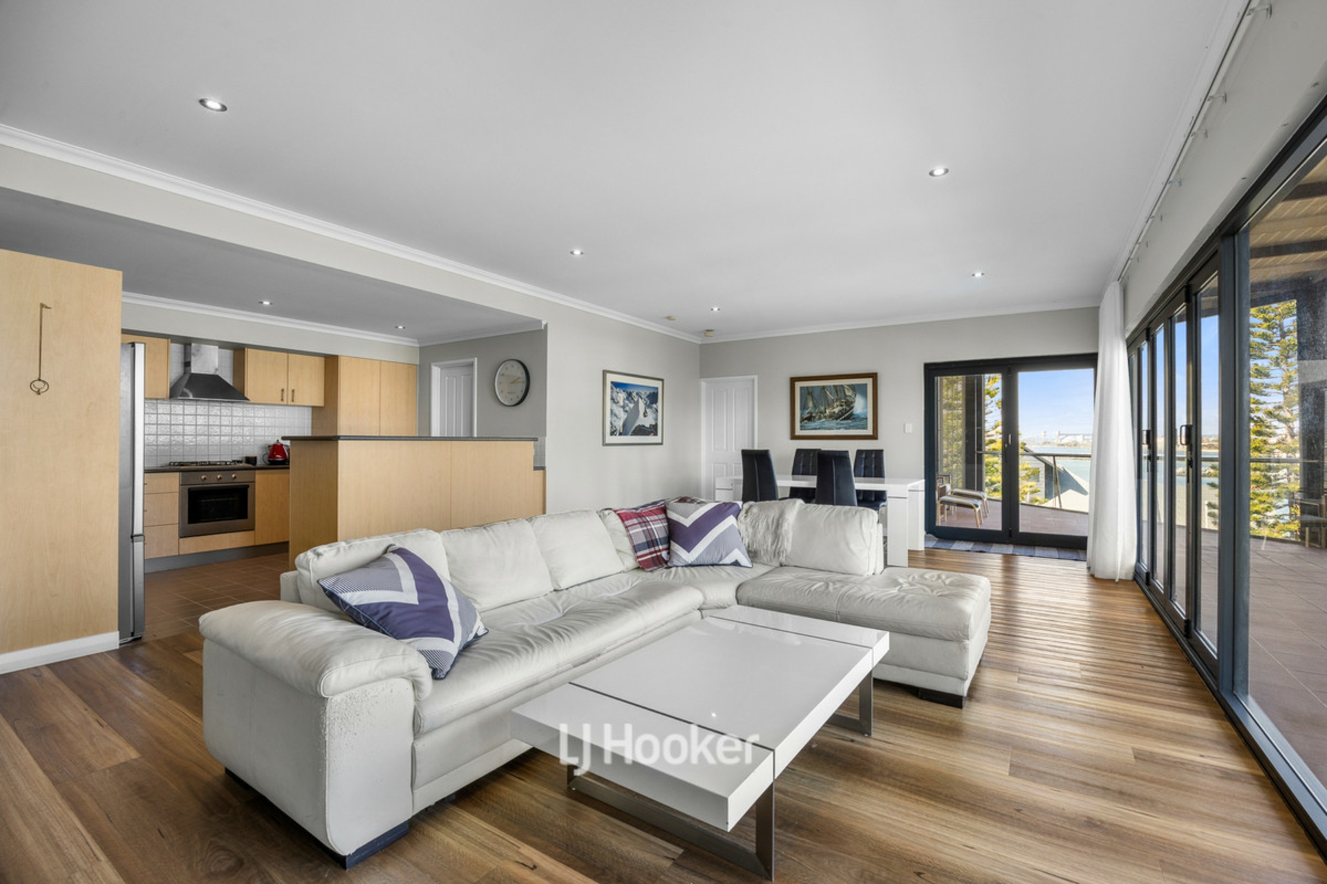 26/23-25 Casuarina Drive — photo 3 of 30