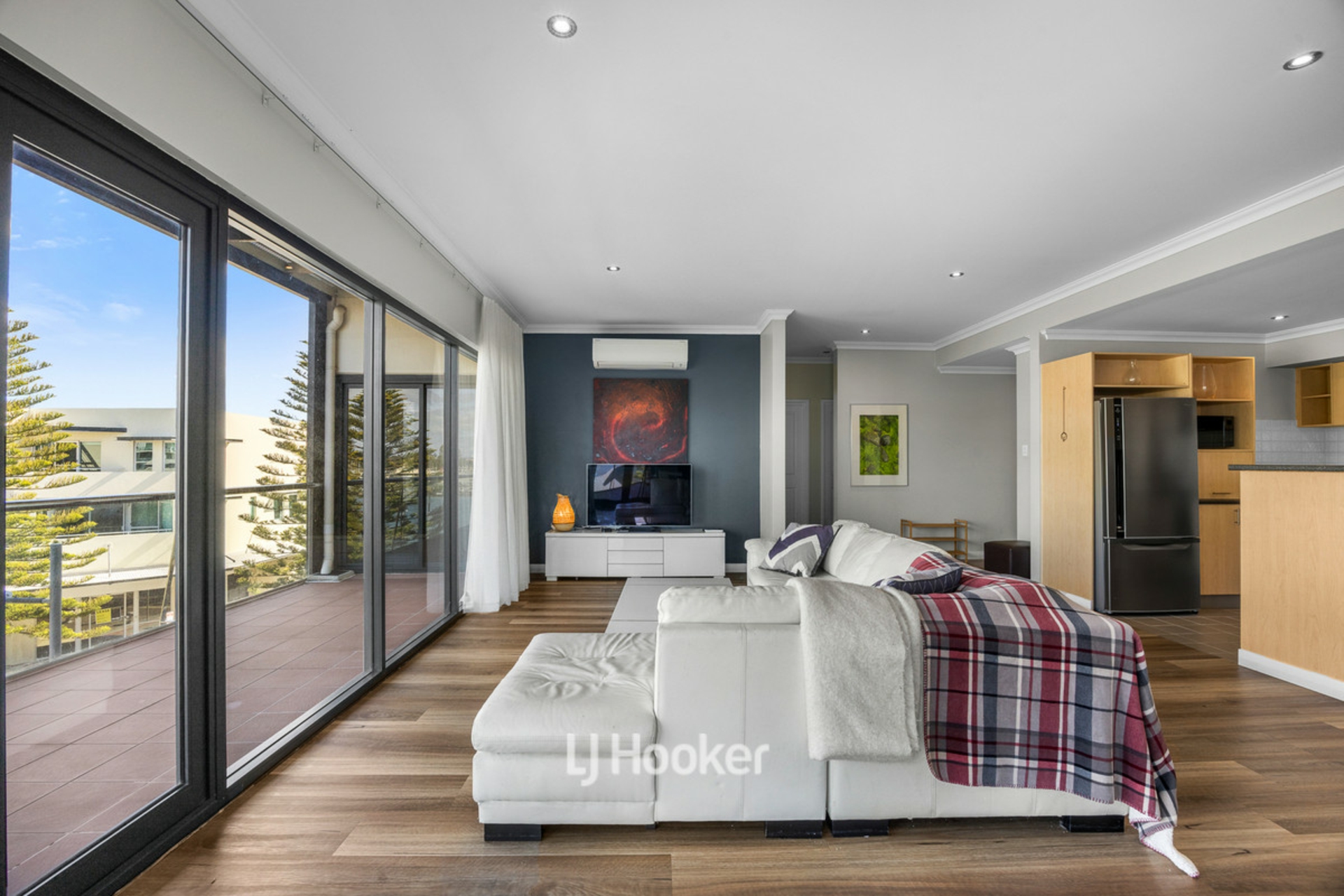 26/23-25 Casuarina Drive — photo 5 of 30