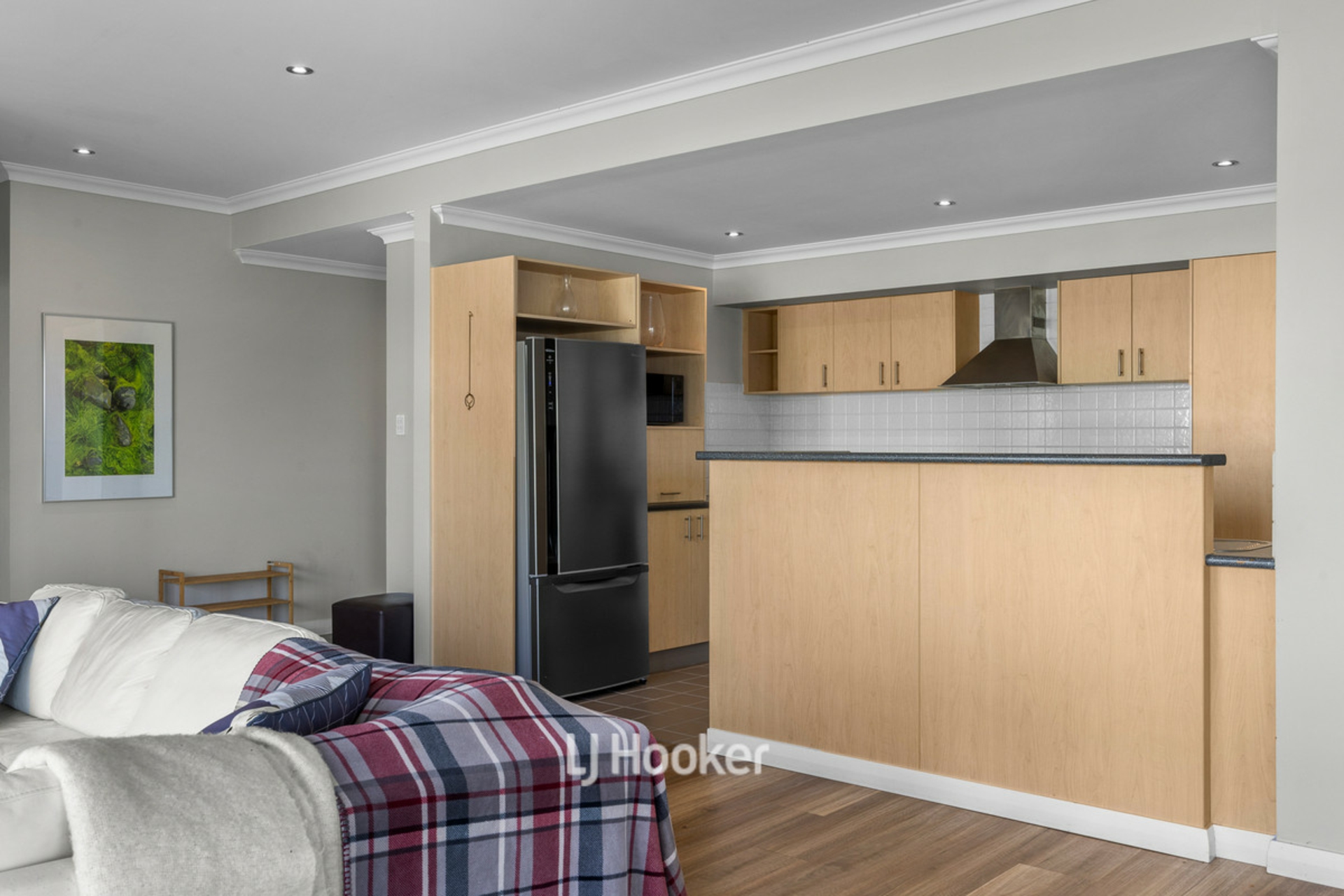 26/23-25 Casuarina Drive — photo 7 of 30