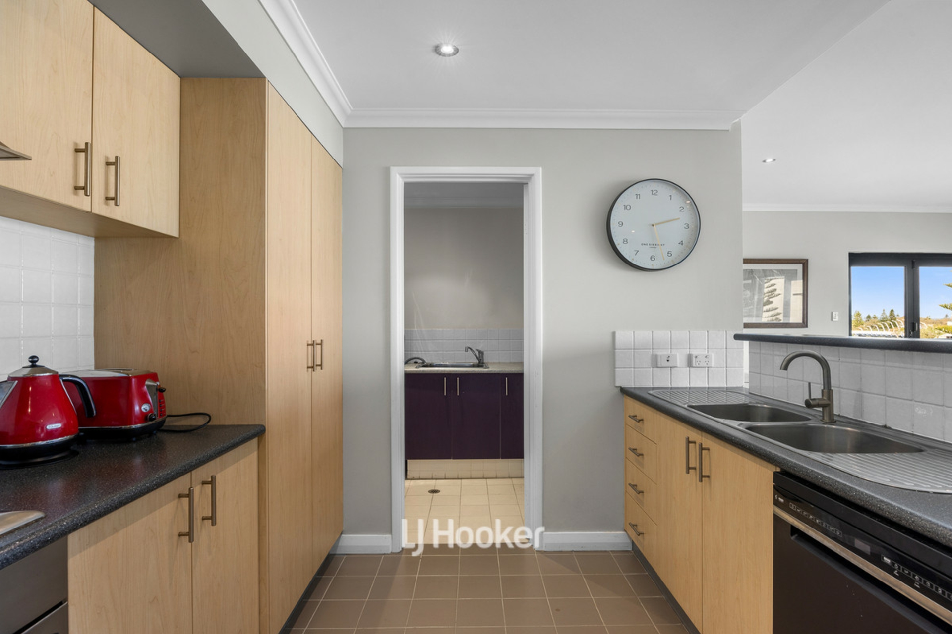 26/23-25 Casuarina Drive — photo 9 of 30