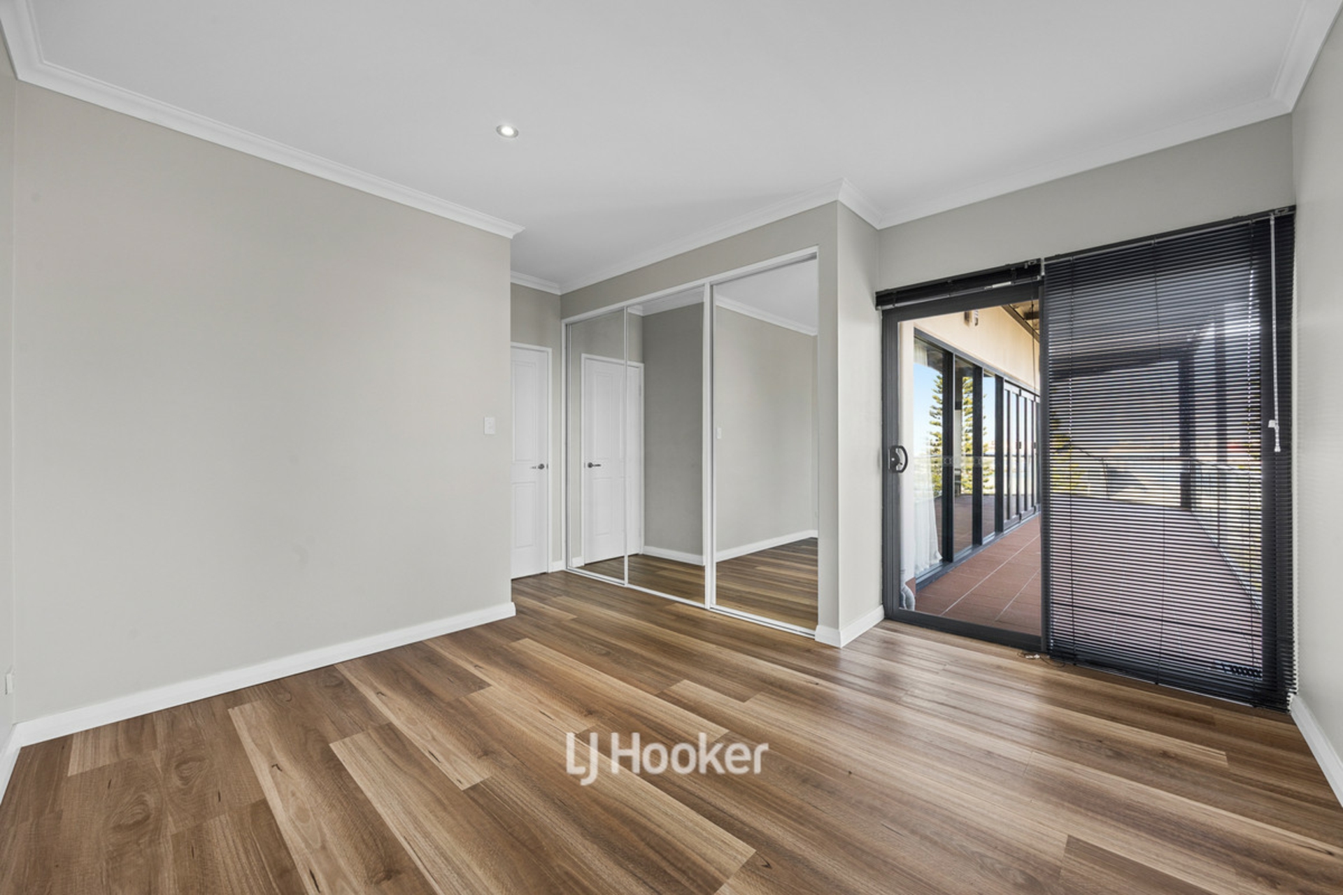 26/23-25 Casuarina Drive — photo 15 of 30