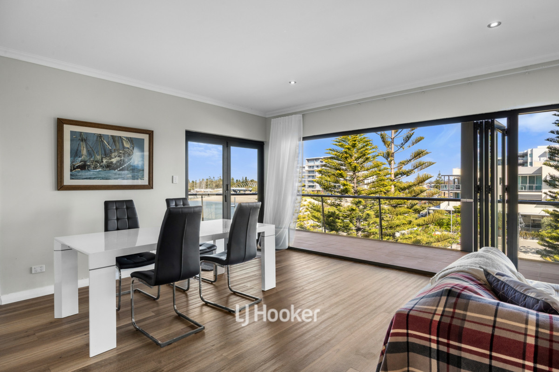 26/23-25 Casuarina Drive — photo 18 of 30
