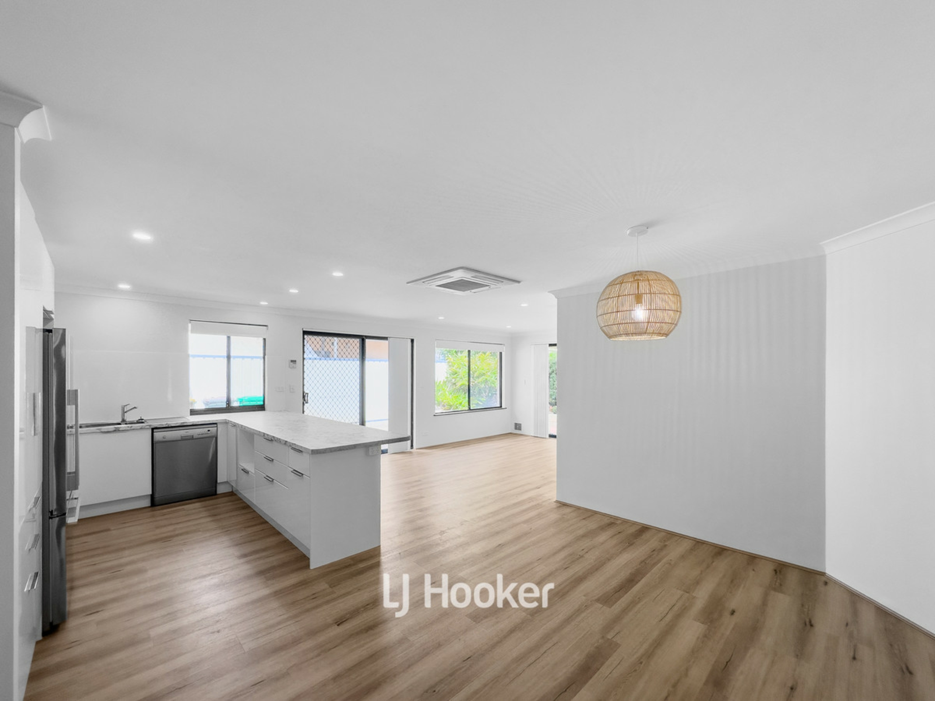 2/65 Clarke Street — photo 6 of 17