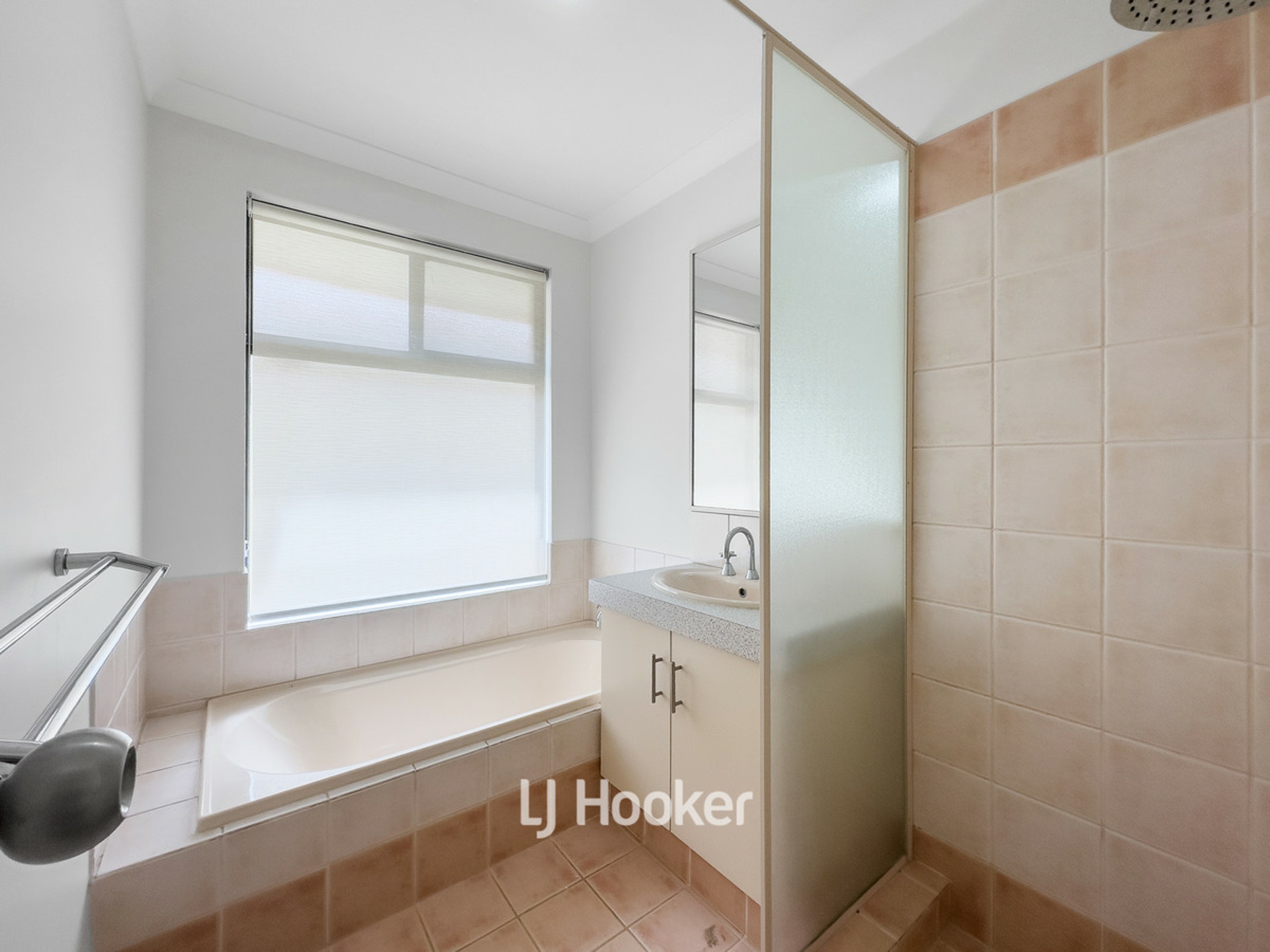2/65 Clarke Street — photo 15 of 17