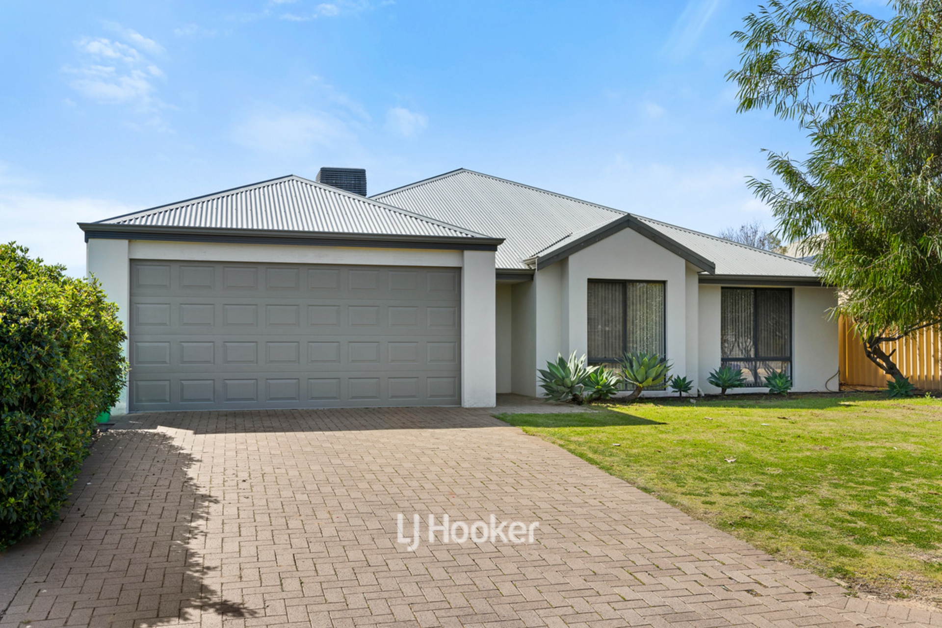 47 Crystal Bend — photo from LJ Hooker Property South West WA