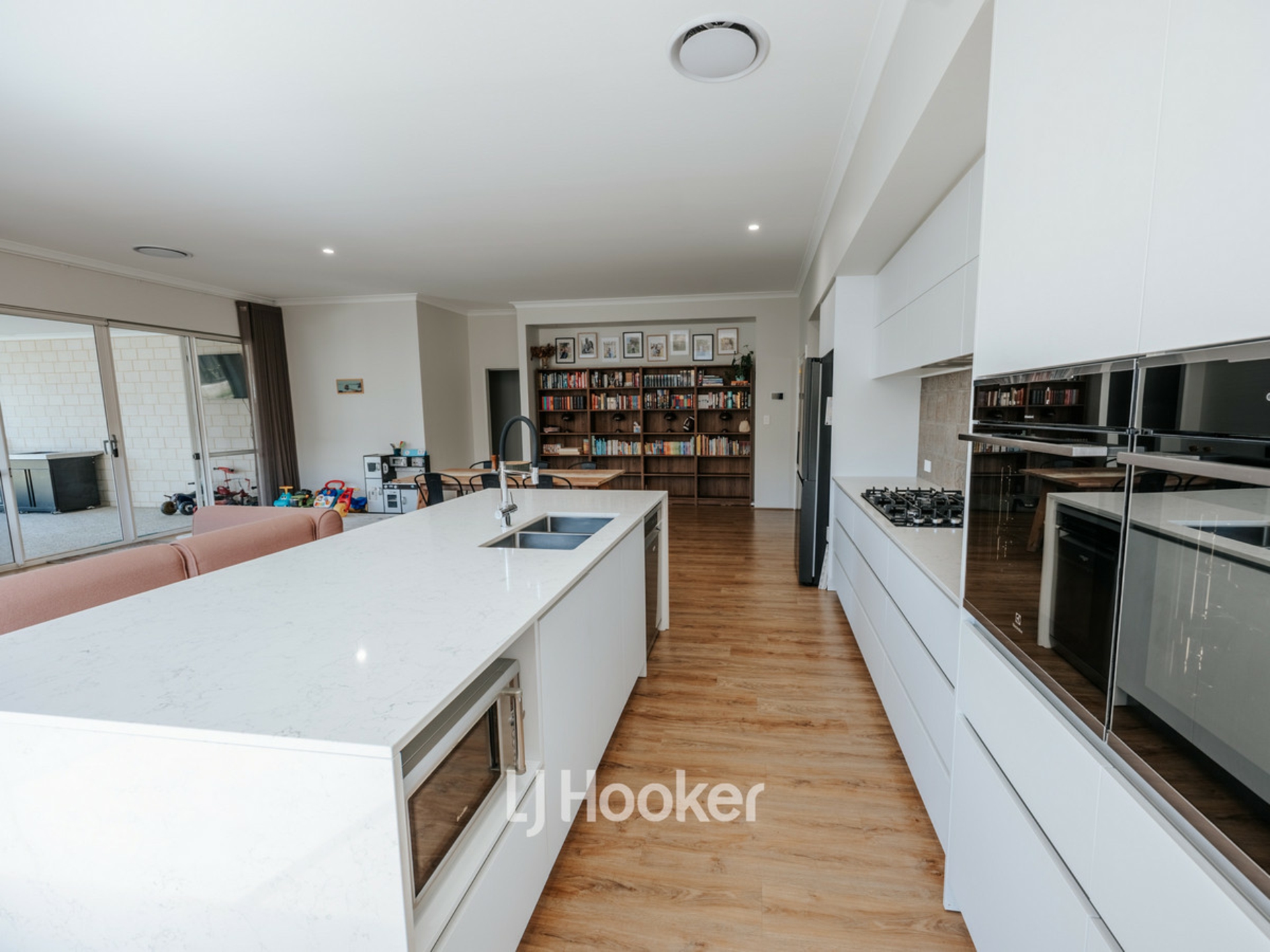 32 Tilbanup Drive — photo 4 of 18
