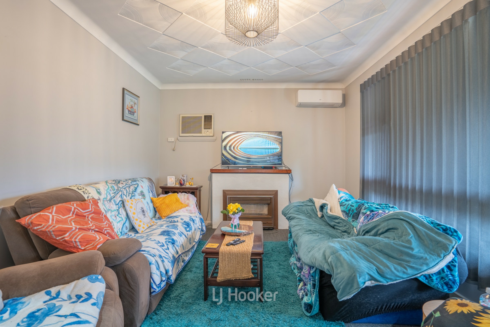 32 Bucktin Street — photo 4 of 16