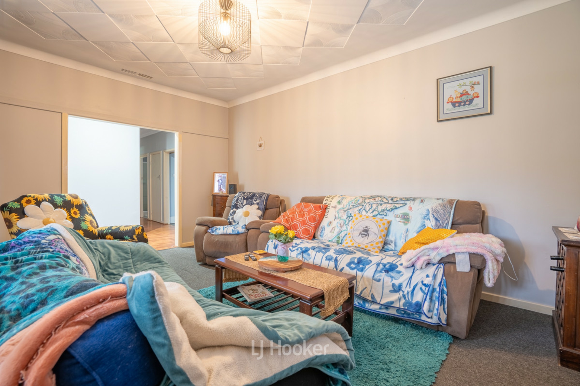 32 Bucktin Street — photo 5 of 16