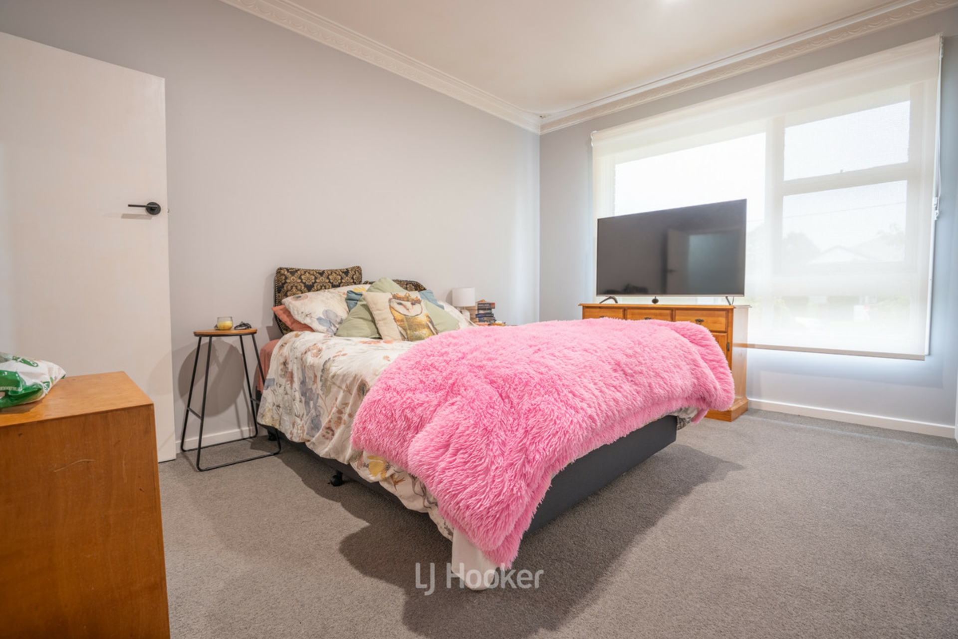 32 Bucktin Street — photo 6 of 16