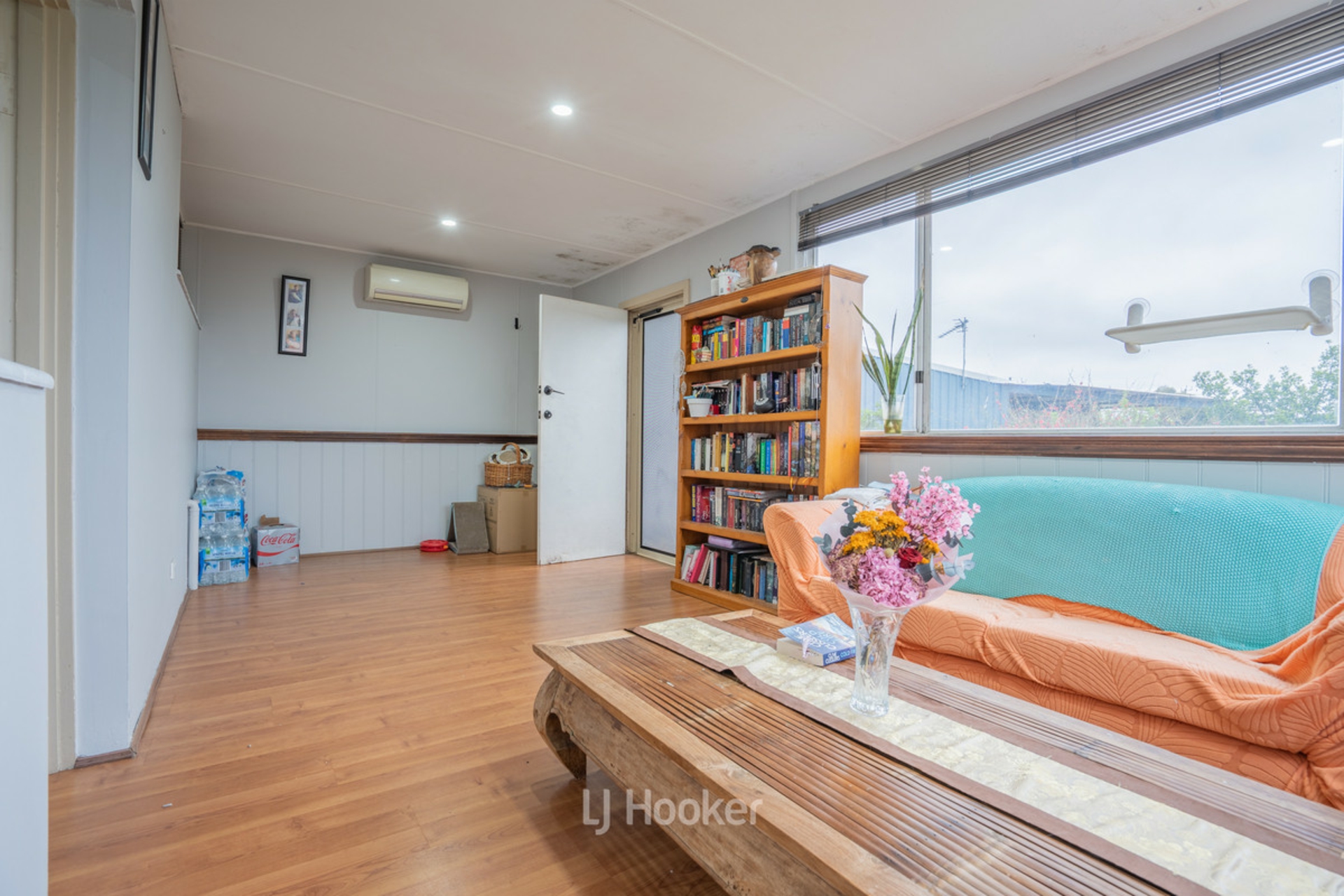 32 Bucktin Street — photo 13 of 16