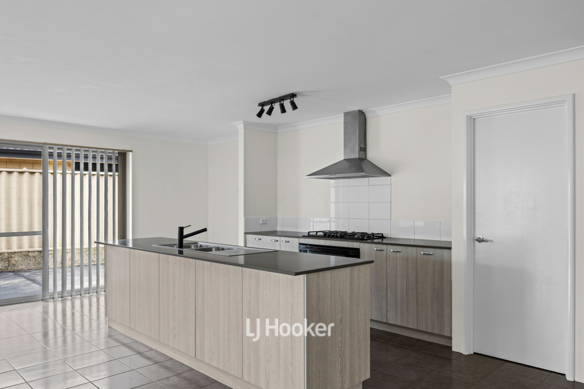 9 Eleanor Way — photo 18 of 30