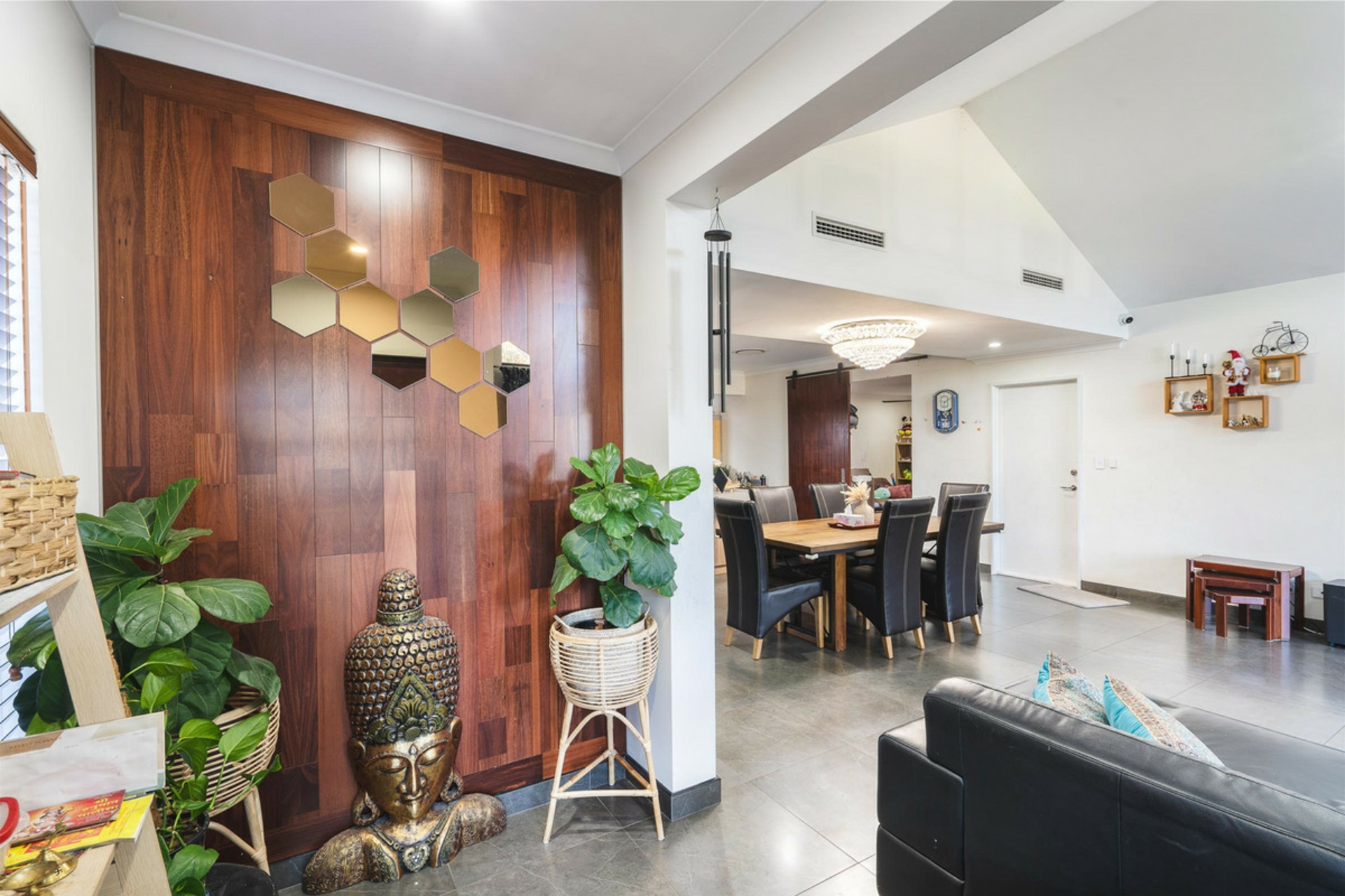 12 Somerset Road — photo 4 of 21