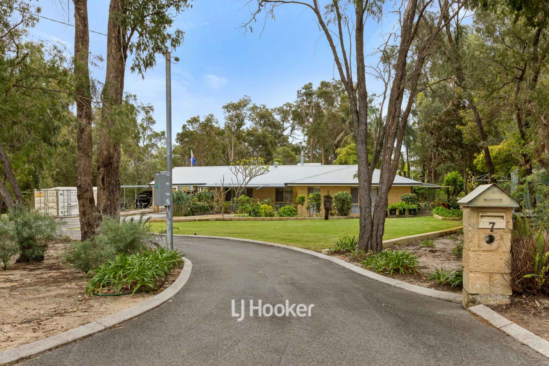 7 Green Way — photo from LJ Hooker Property South West WA