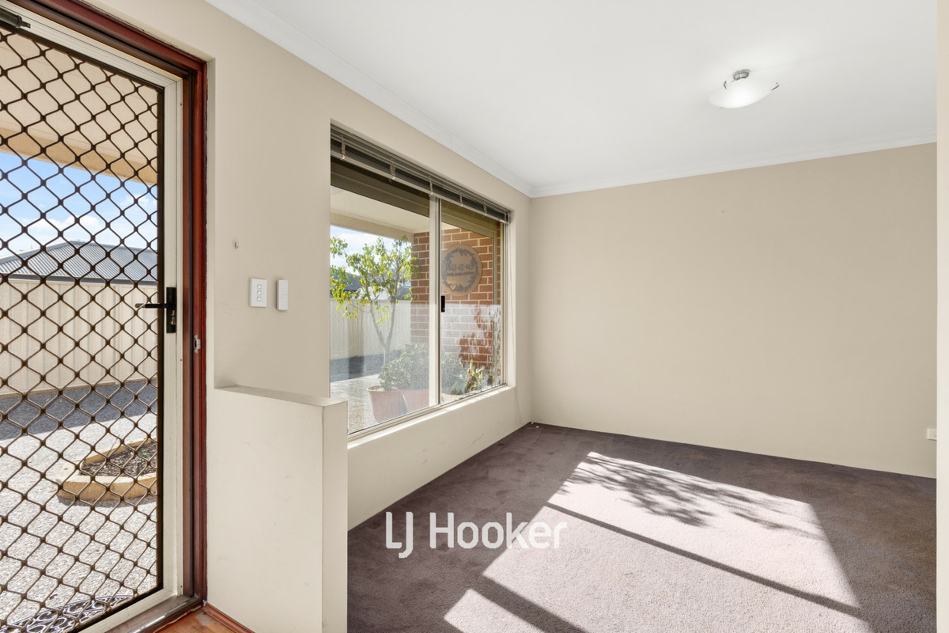 2/19 Gibson Street — photo 4 of 19