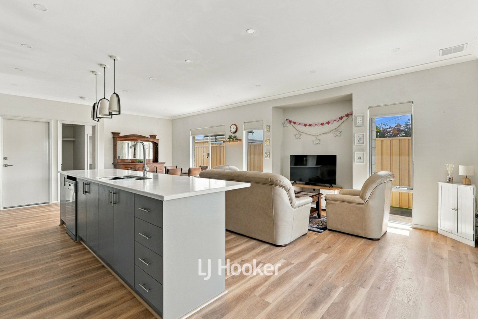 22B Isernia Place — photo 11 of 29