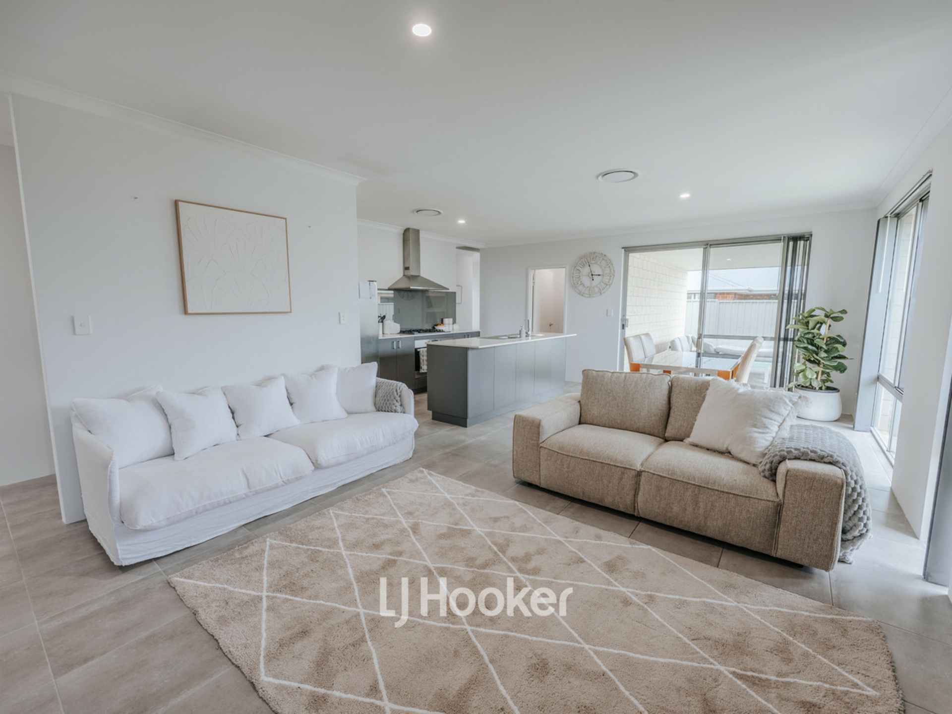 31 Amberjack Avenue — photo 3 of 20