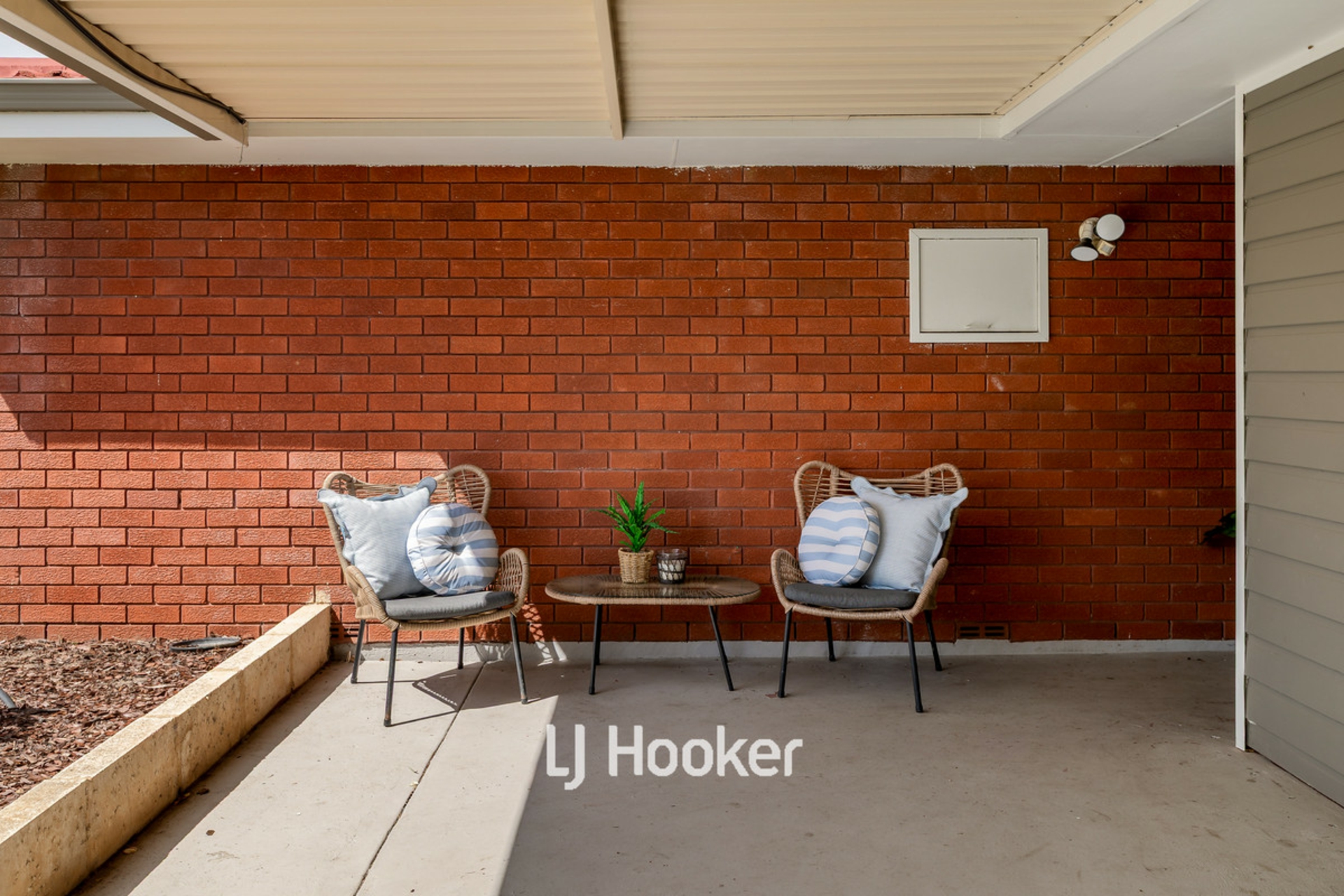 17 Wickham Way — photo 3 of 28