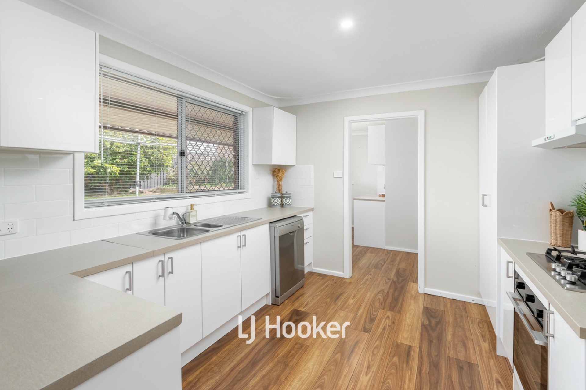 17 Wickham Way — photo 8 of 28