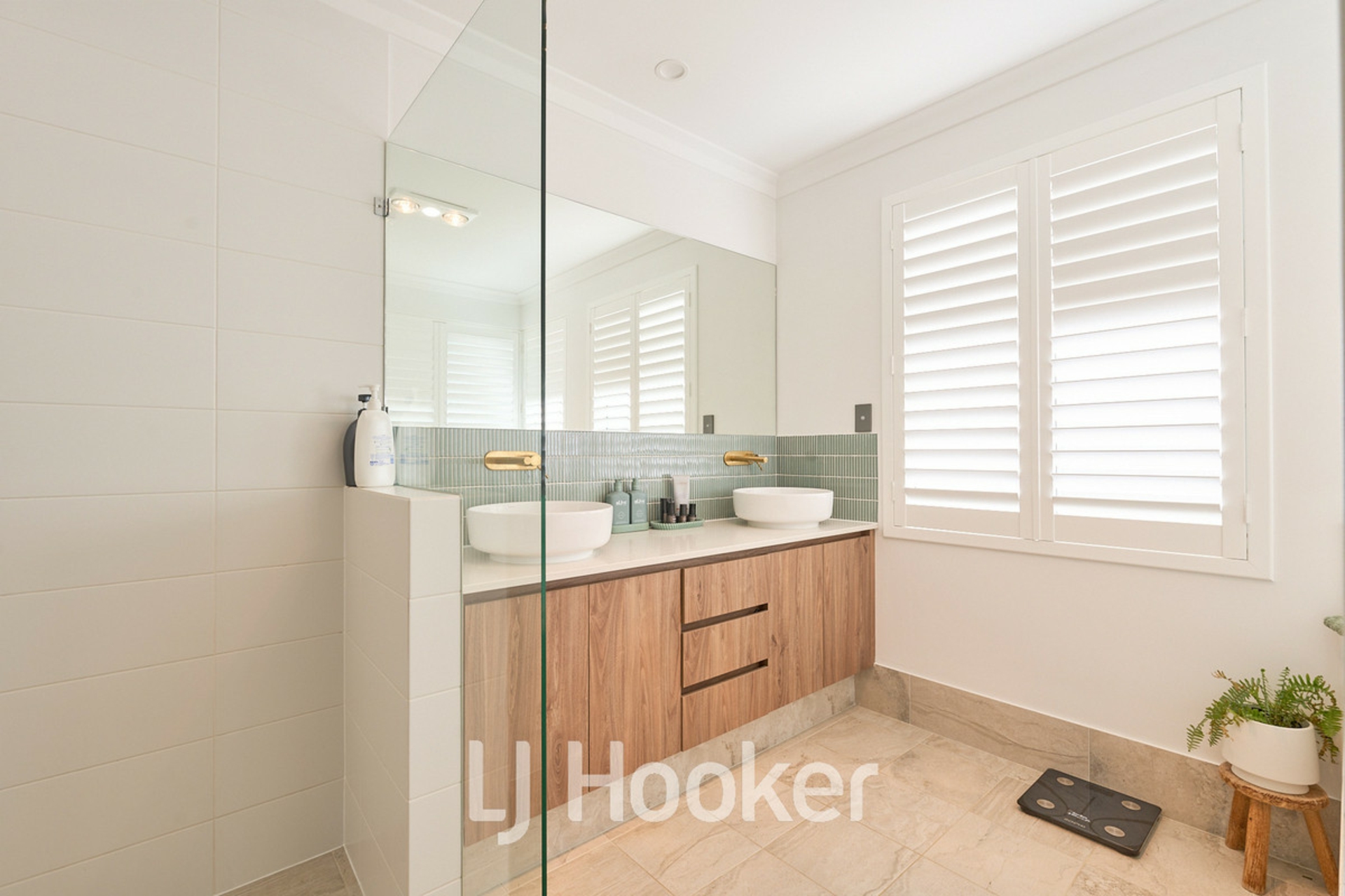 40 Sierra Crescent — photo 12 of 30