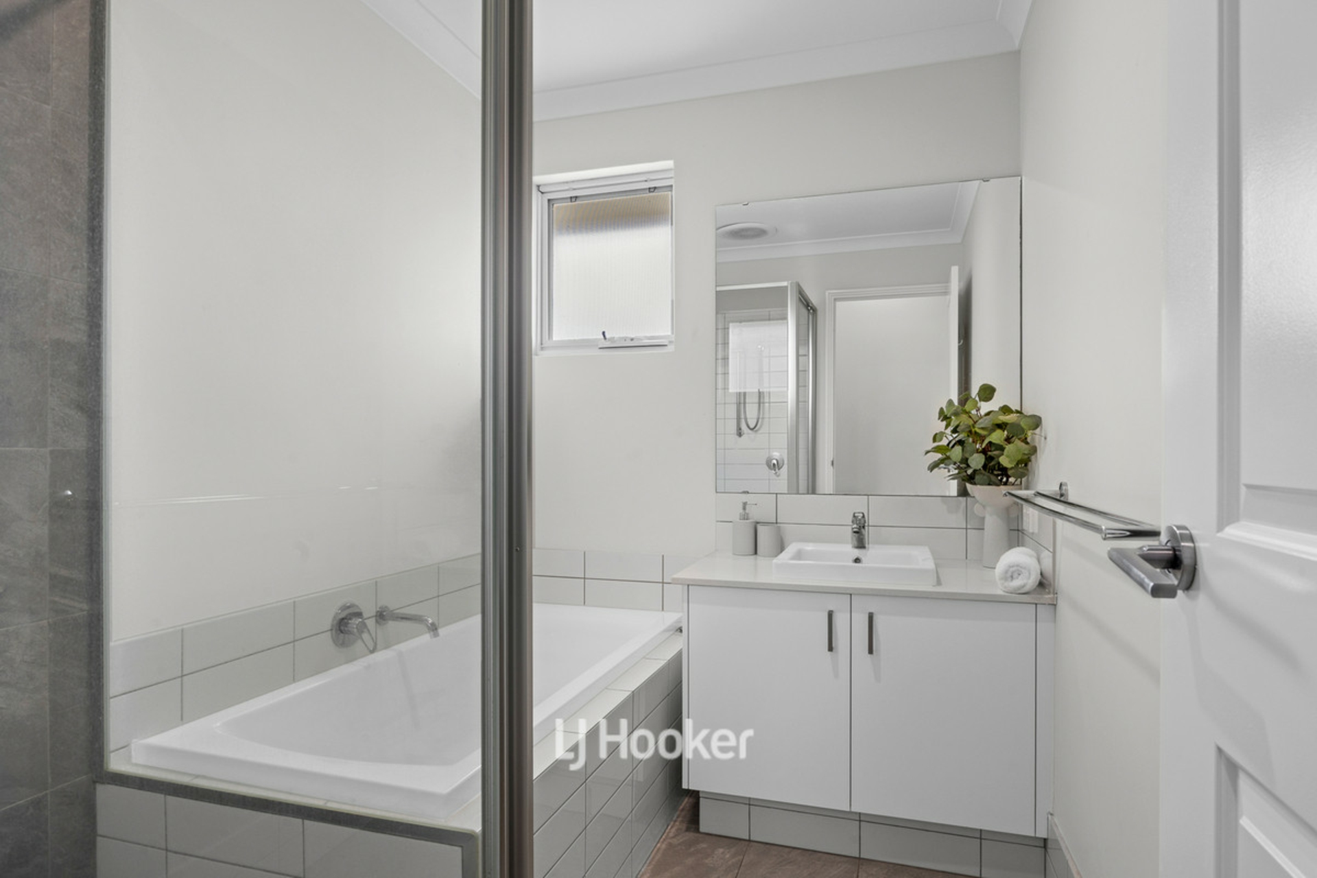 1/1 Mossop Street — photo 8 of 30