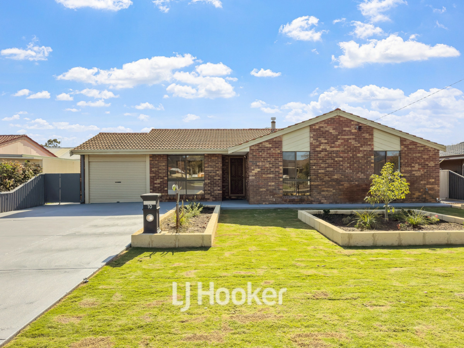 10 Cannon Place — photo from LJ Hooker Property South West WA