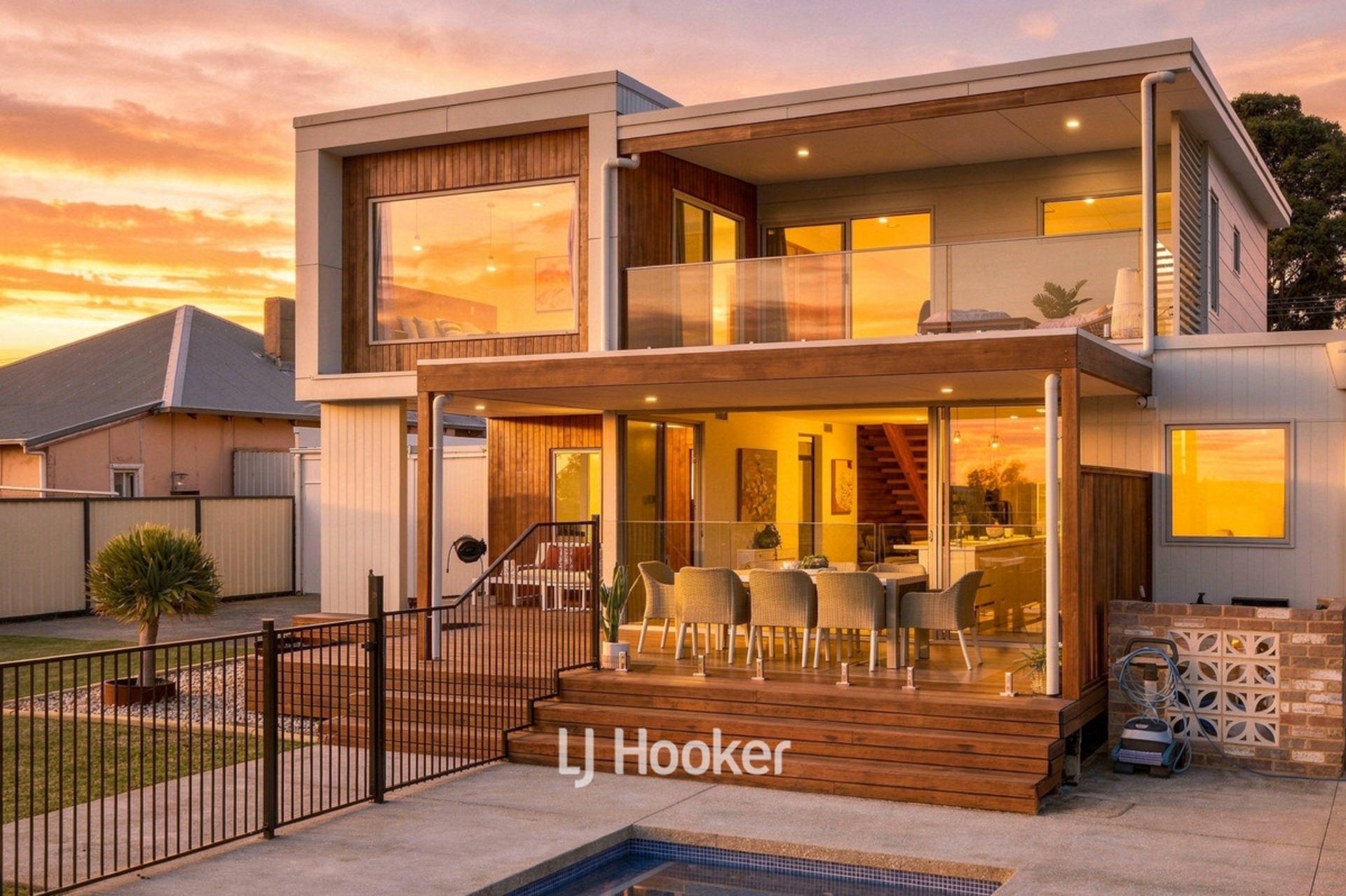 10 Eagle Crescent — photo from LJ Hooker Property South West WA