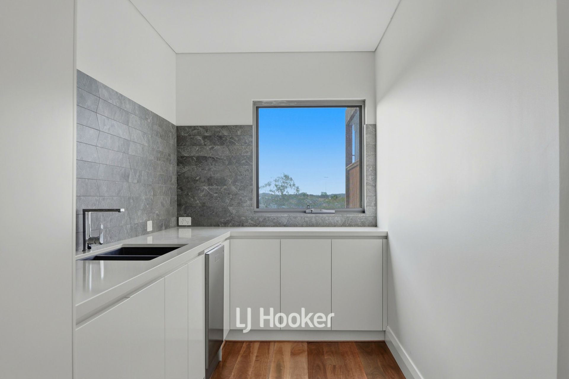 10 Eagle Crescent — photo 14 of 30