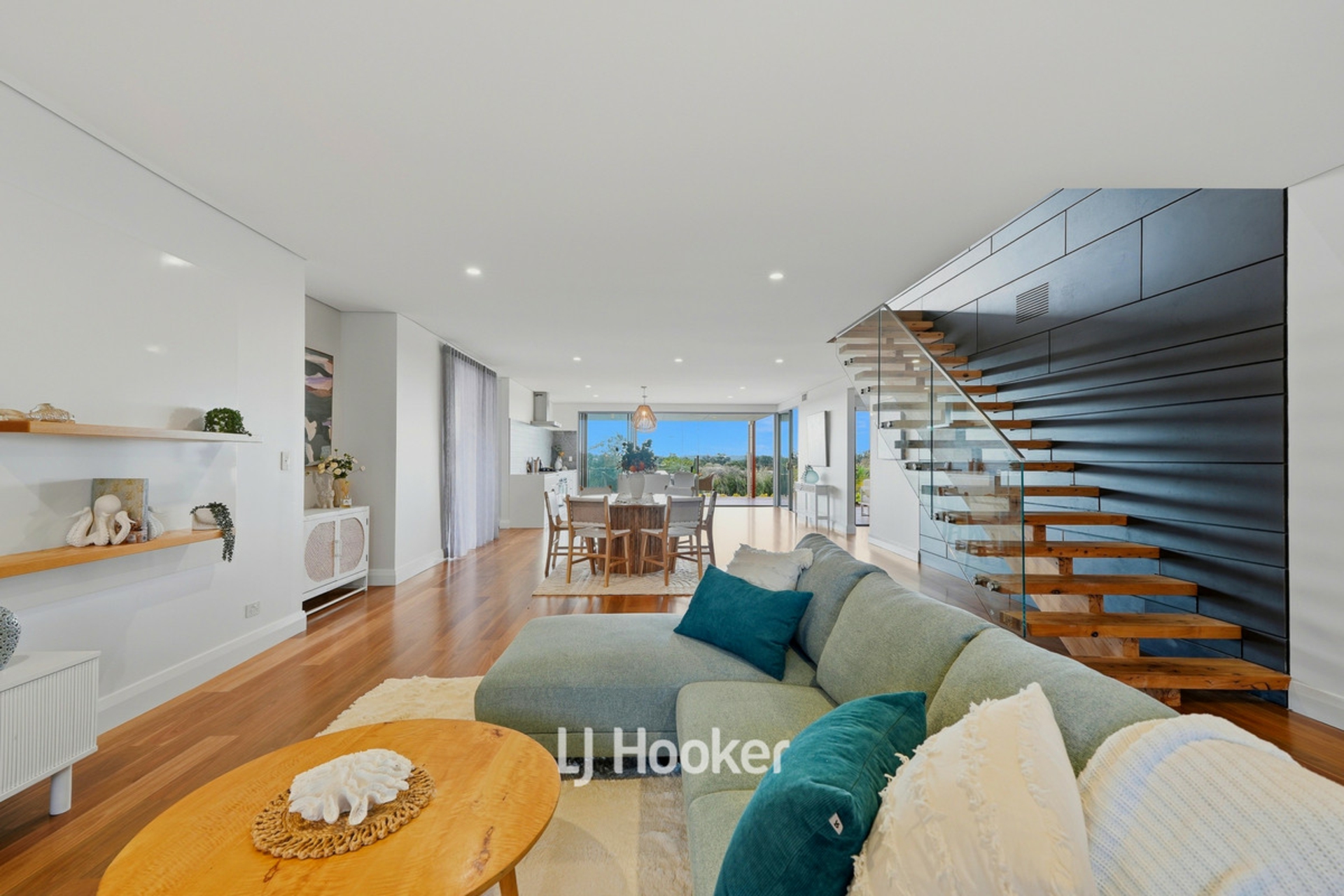 10 Eagle Crescent — photo 15 of 30