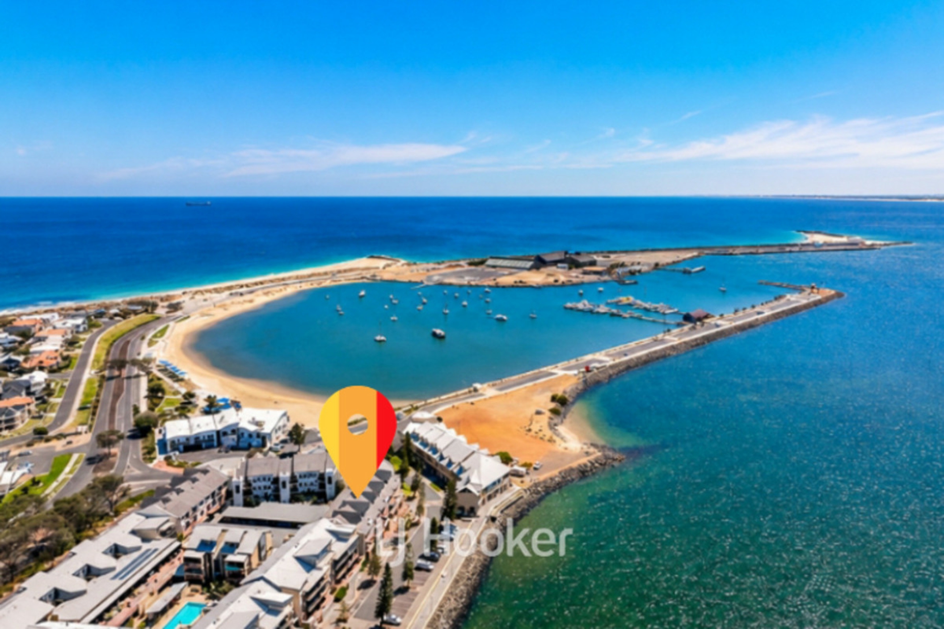 30/7 Jetty Road — photo from LJ Hooker Property South West WA