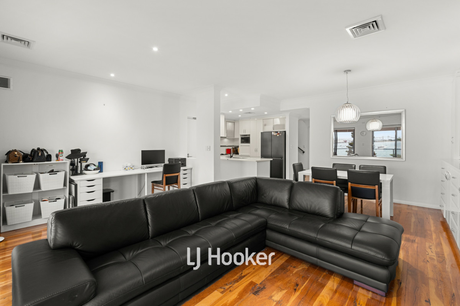 30/7 Jetty Road — photo 10 of 30