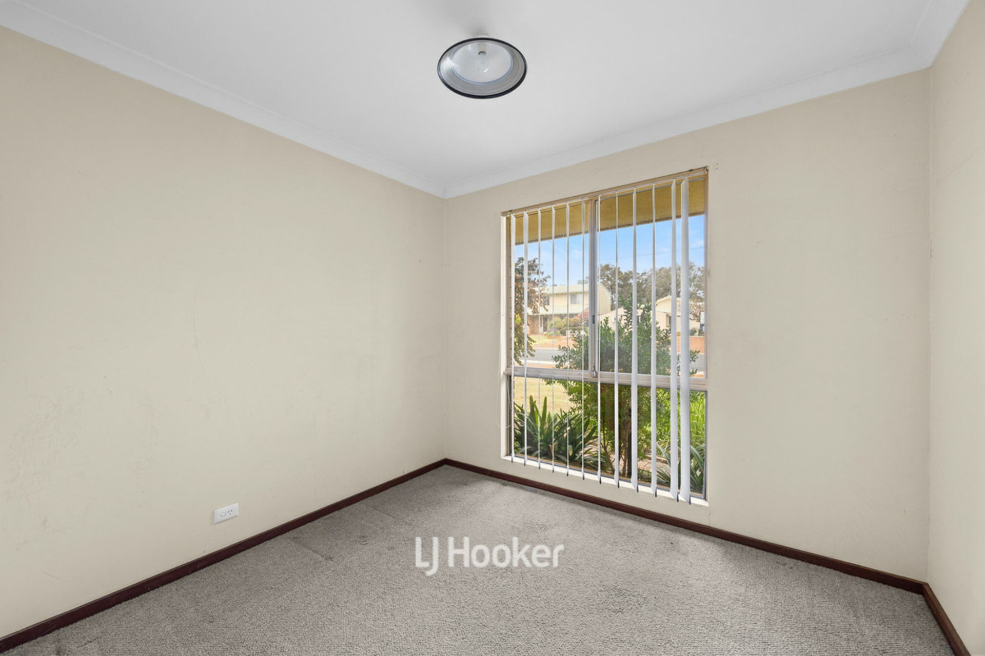 77 Lucy Victoria Avenue — photo 12 of 27