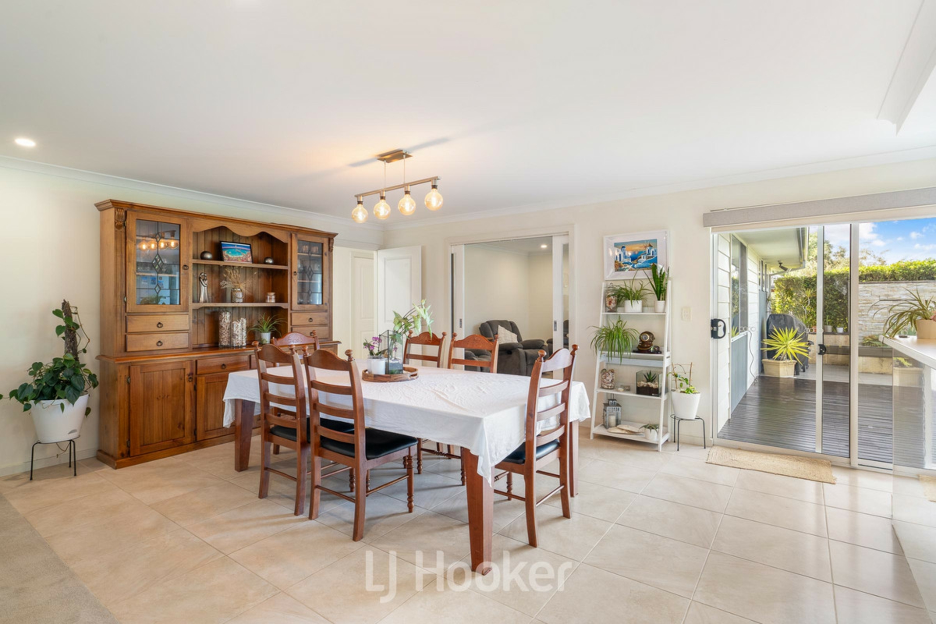 81 Broadwater Boulevard — photo 9 of 24