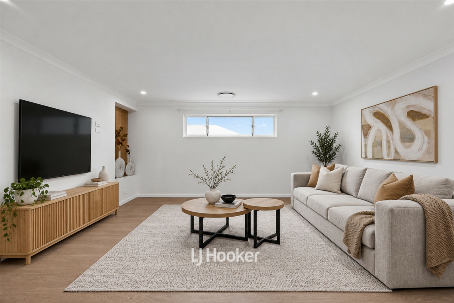 35 Hazelgrove Crescent — photo 14 of 30