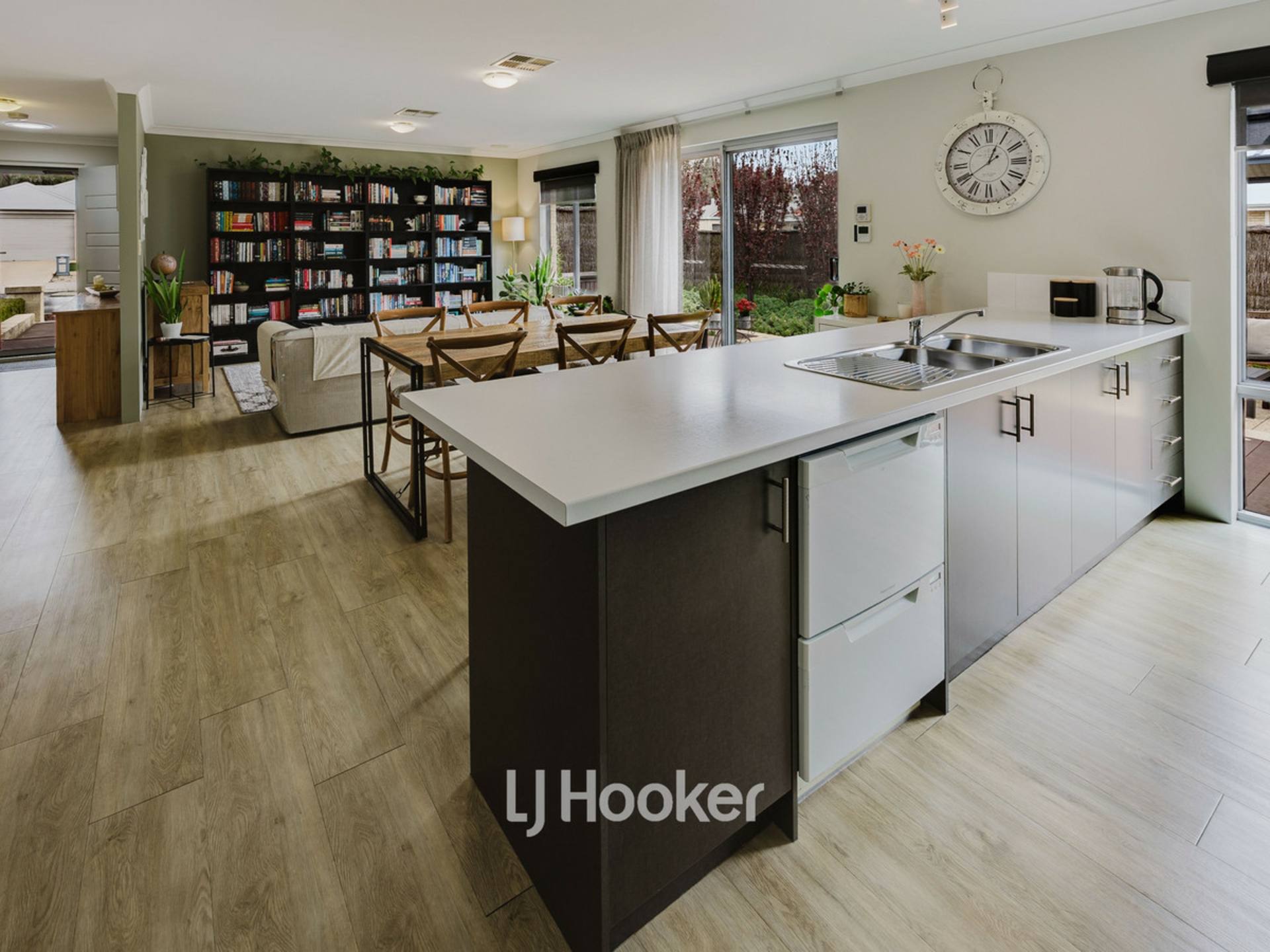 71 Hawker Approach — photo 5 of 21