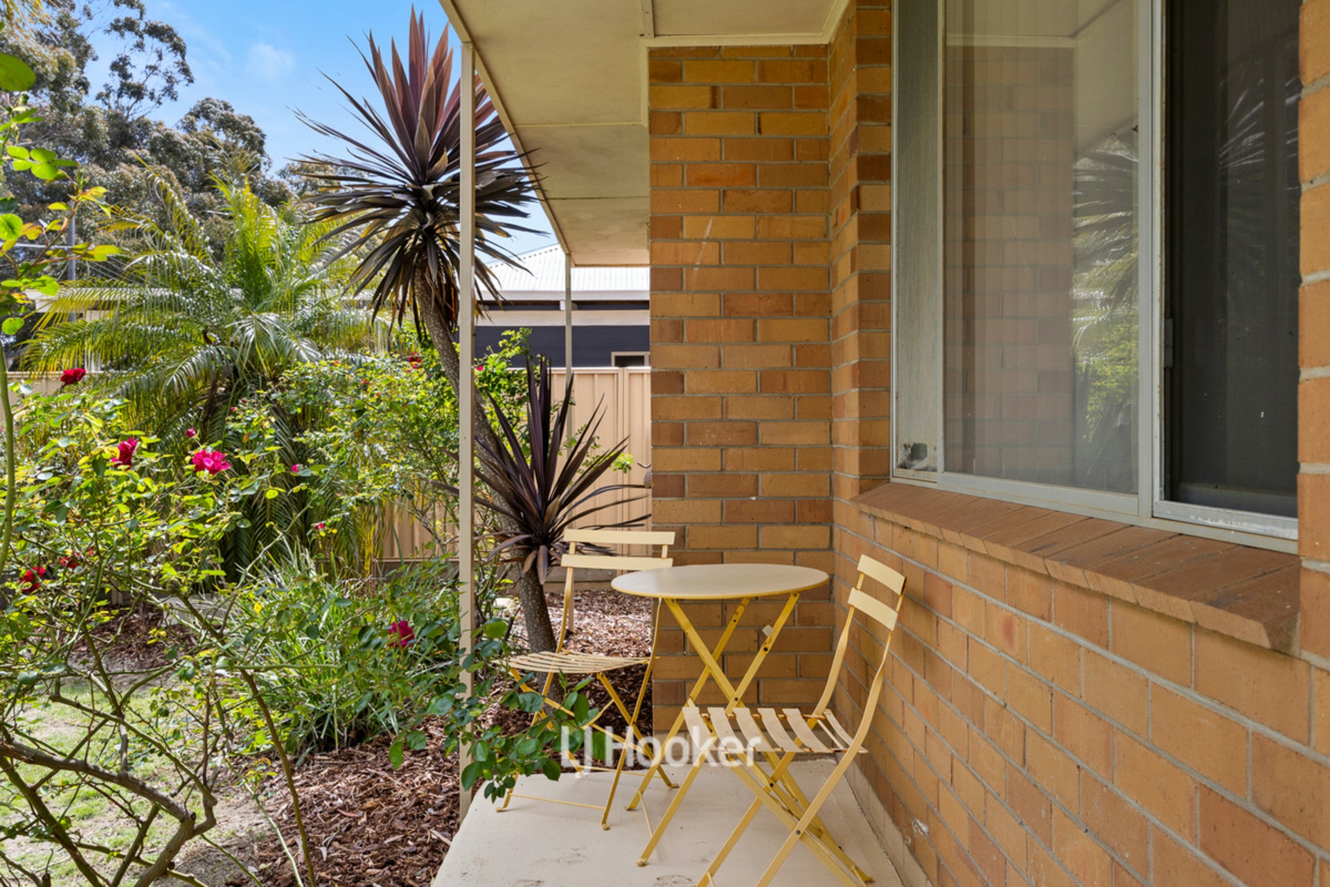 16 Hutchinson Road — photo 4 of 30