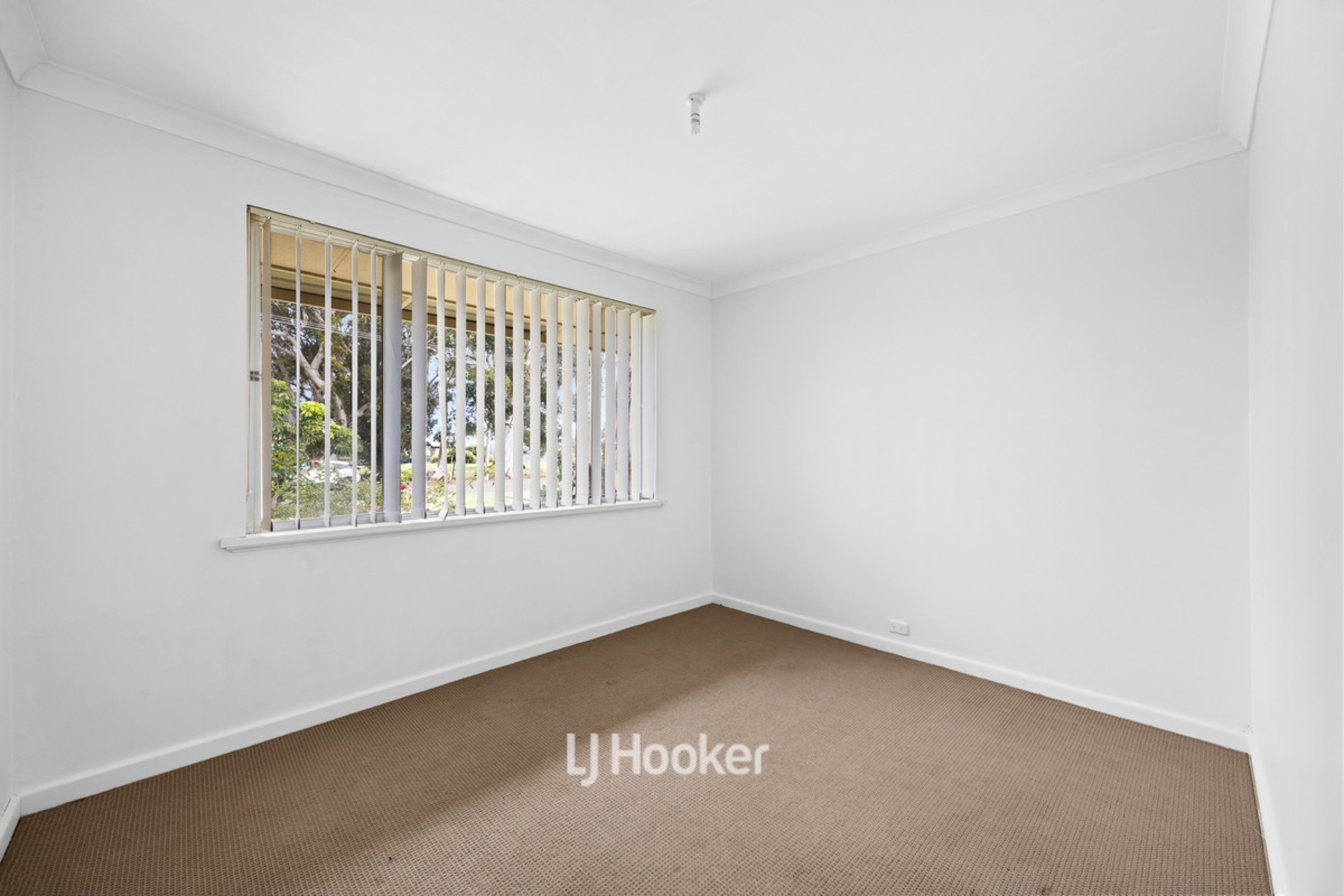 16 Hutchinson Road — photo 9 of 30