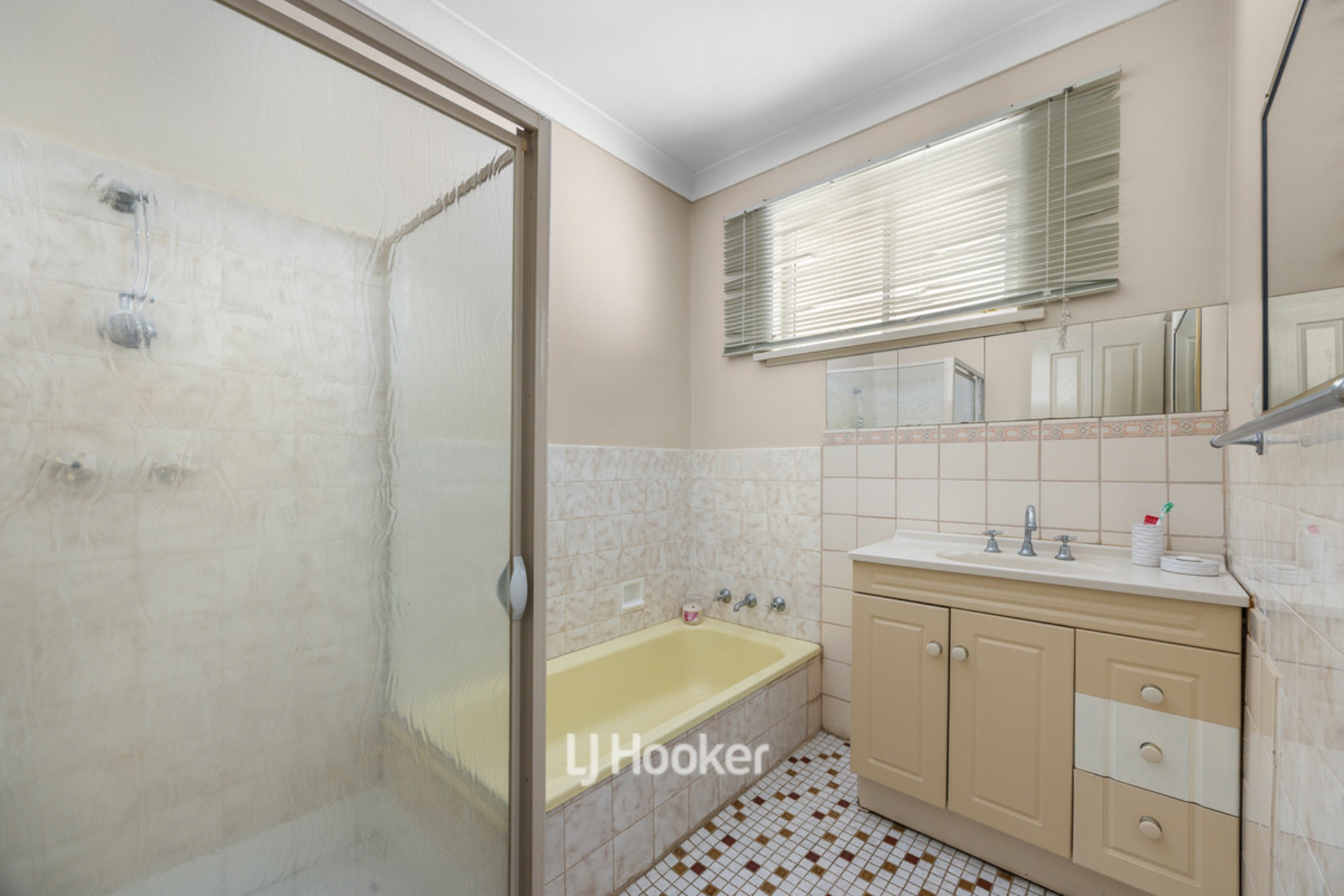 16 Hutchinson Road — photo 13 of 30