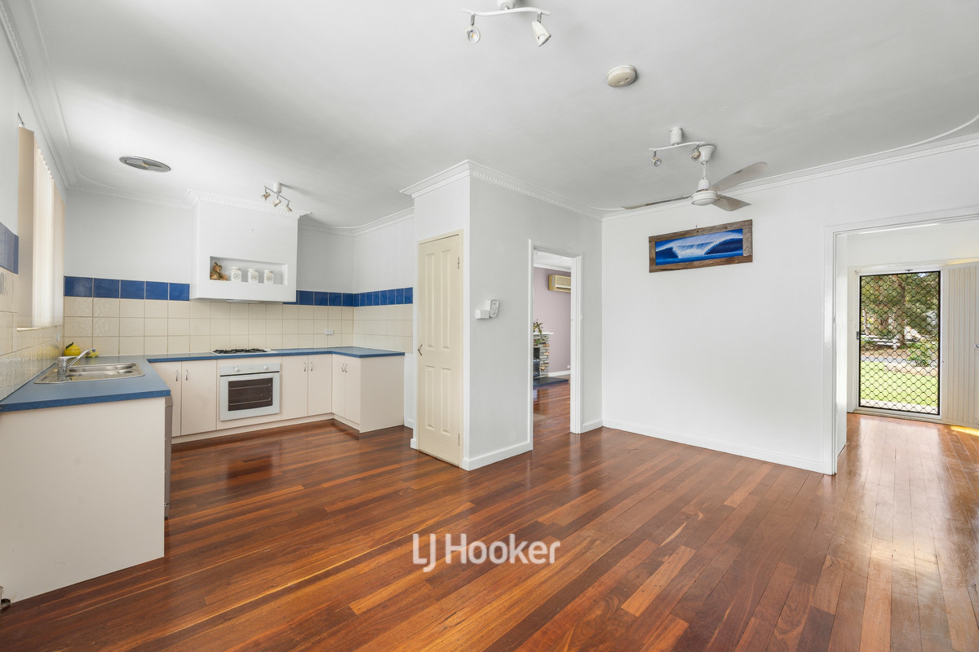 16 Hutchinson Road — photo 15 of 30